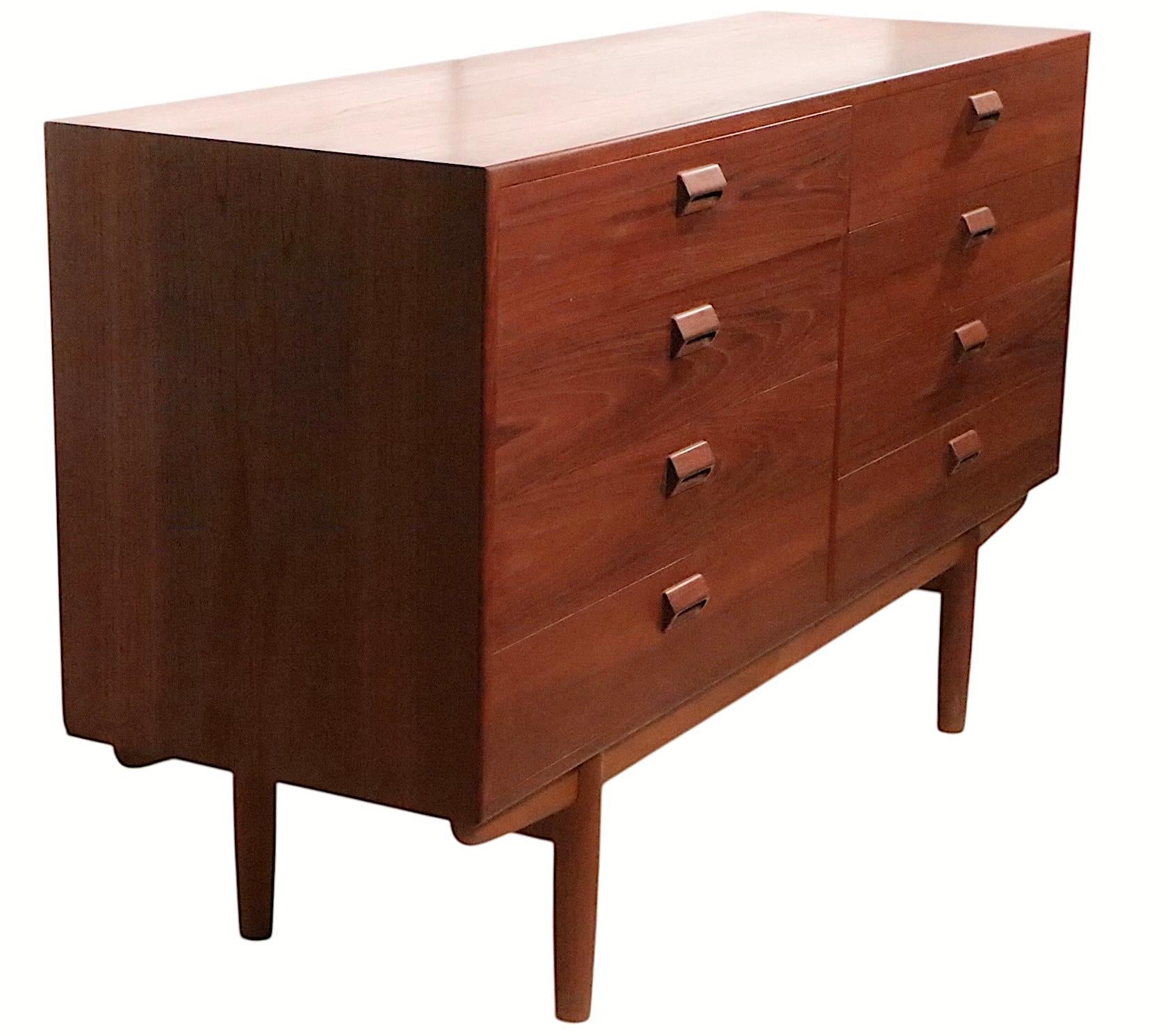 Mid Century Danish Modern Dresser by Boge Mogensen for Soberg Mobelfabrik in vendita 9