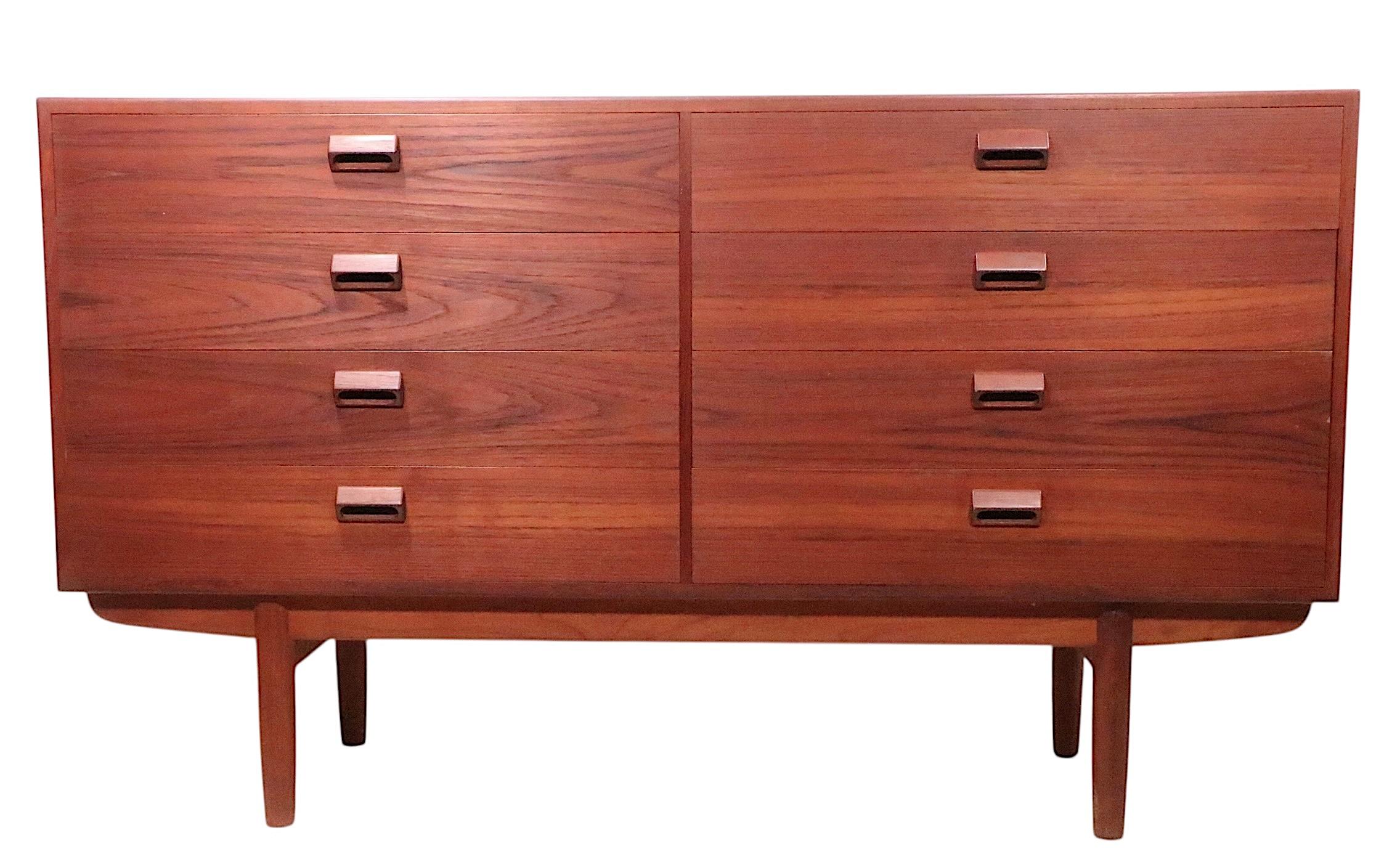 Danese Mid Century Danish Modern Dresser by Boge Mogensen for Soberg Mobelfabrik in vendita