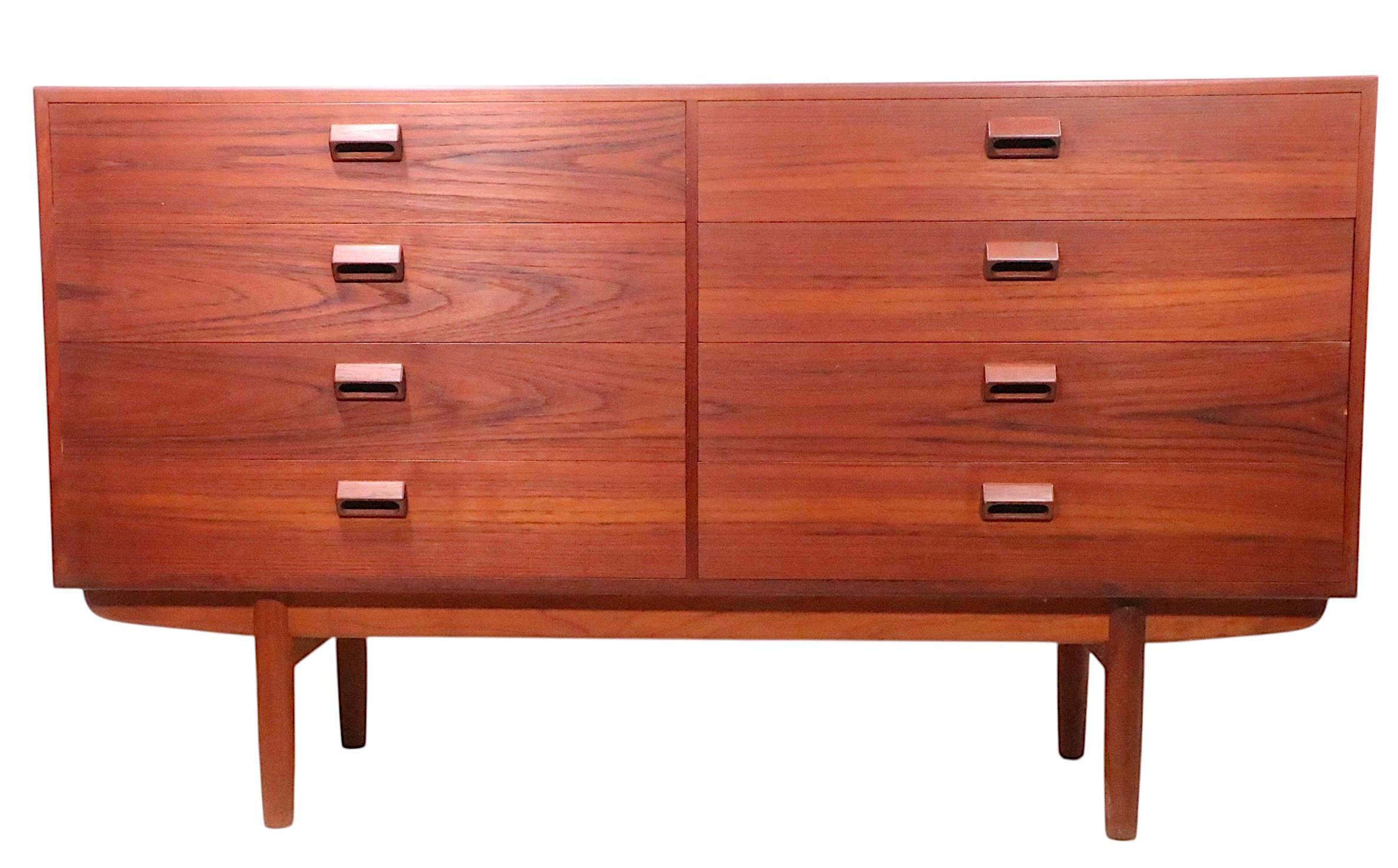 XX secolo Mid Century Danish Modern Dresser by Boge Mogensen for Soberg Mobelfabrik in vendita