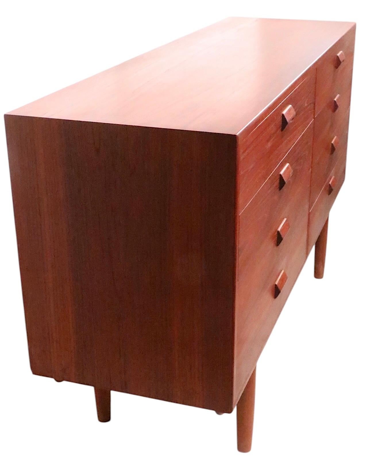 Teak Mid Century Danish Modern Dresser by Boge Mogensen for Soberg Mobelfabrik in vendita