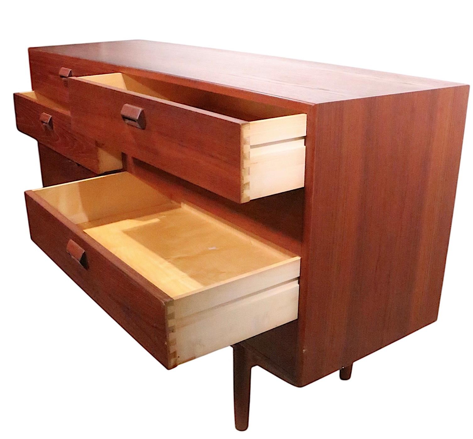 Mid Century Danish Modern Dresser by Boge Mogensen for Soberg Mobelfabrik in vendita 1