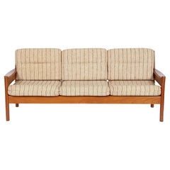 Dänisches Mid-Century Modern Dyrlund 3-Sitz-Sofa mit Teakholzrahmen, Dänemark