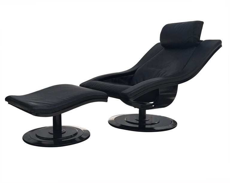 Mid-Century Danish Modern Ebony & Leather Swivel Lounge Chair & Ottoman Set For Sale 1