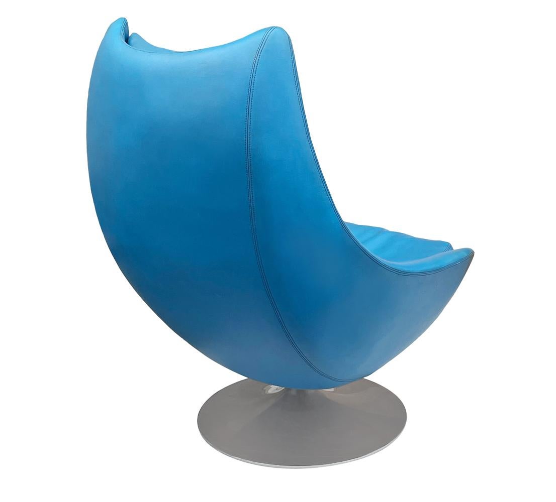 Steel Mid-Century Danish Modern Egg Swivel Lounge Chair by H.W Klein for Bramin