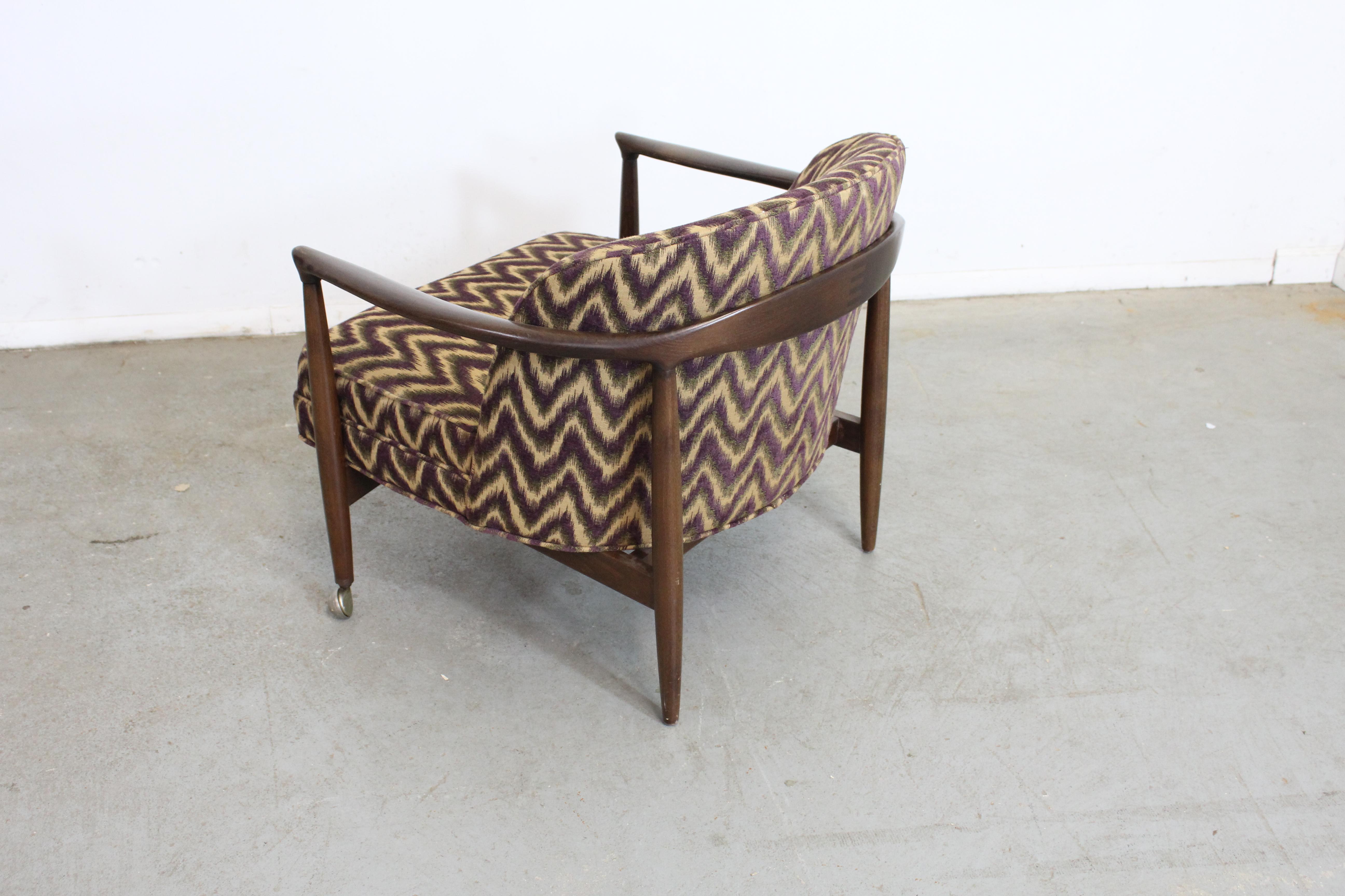 Mid-Century Danish Modern Finn Andersen Barrel Back Club Chair In Good Condition For Sale In Wilmington, DE