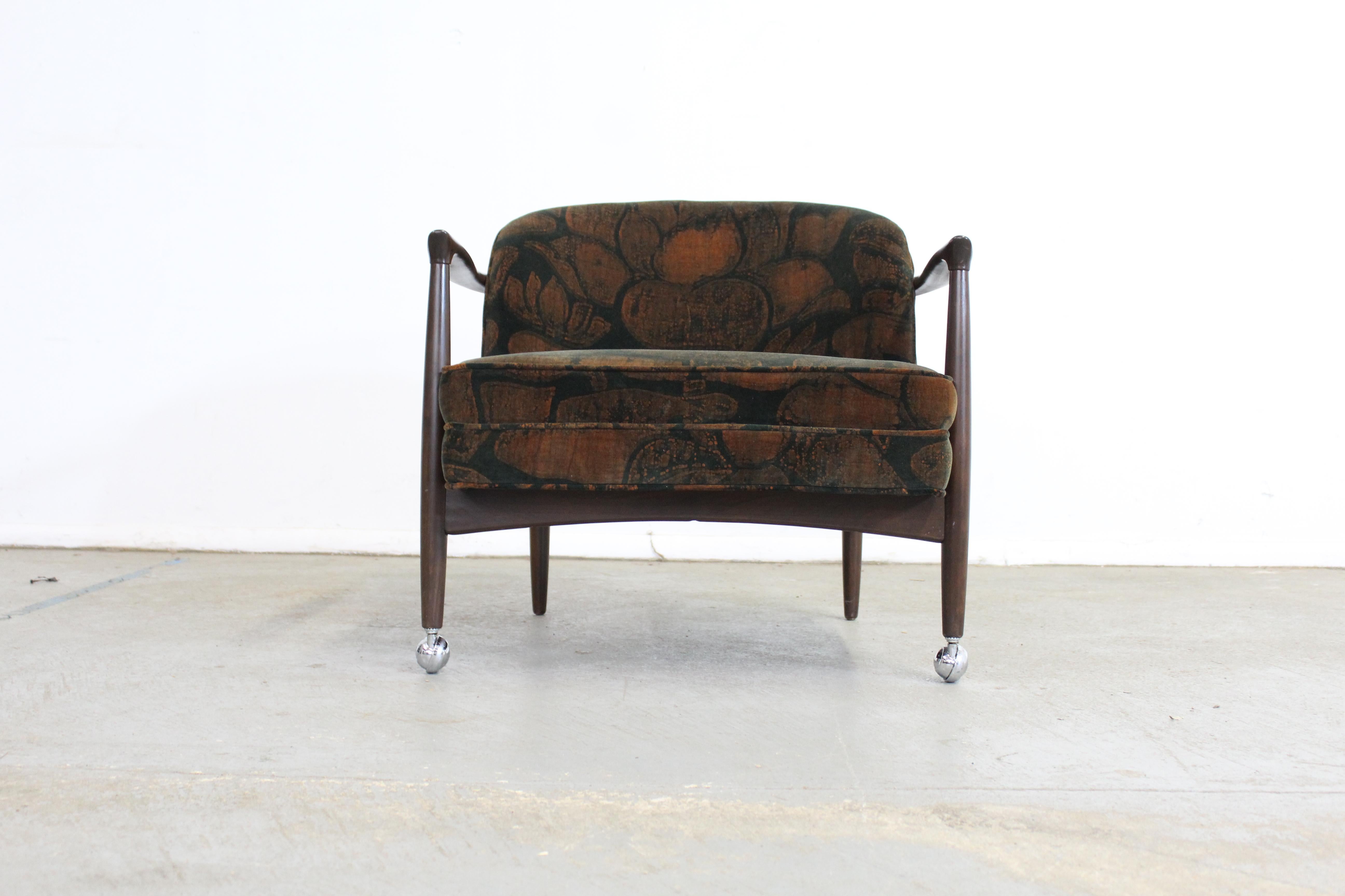 Mid-Century Danish Modern Finn Andersen Barrel Back Club Chair For Sale 1