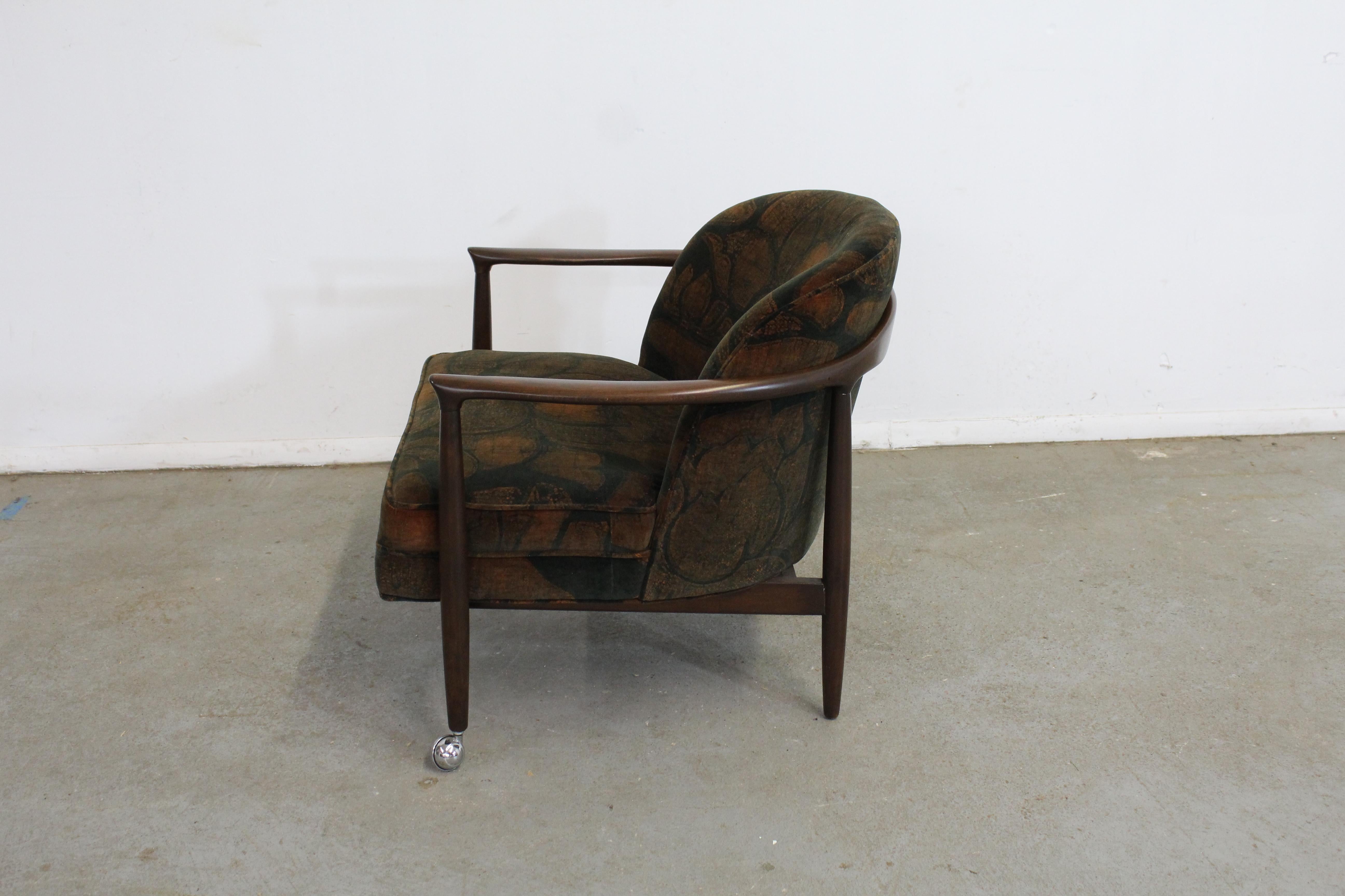 Mid-Century Danish Modern Finn Andersen Barrel Back Club Chair For Sale 2