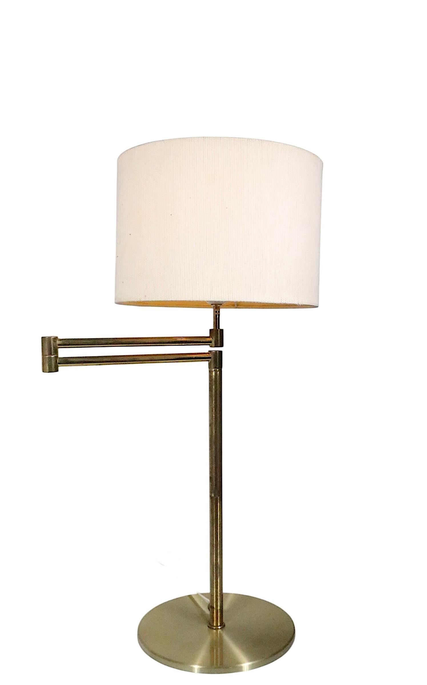 Danois Lampe de bureau moderne danoise du milieu du siècle dernier par Frandsen d'après Nessen en vente