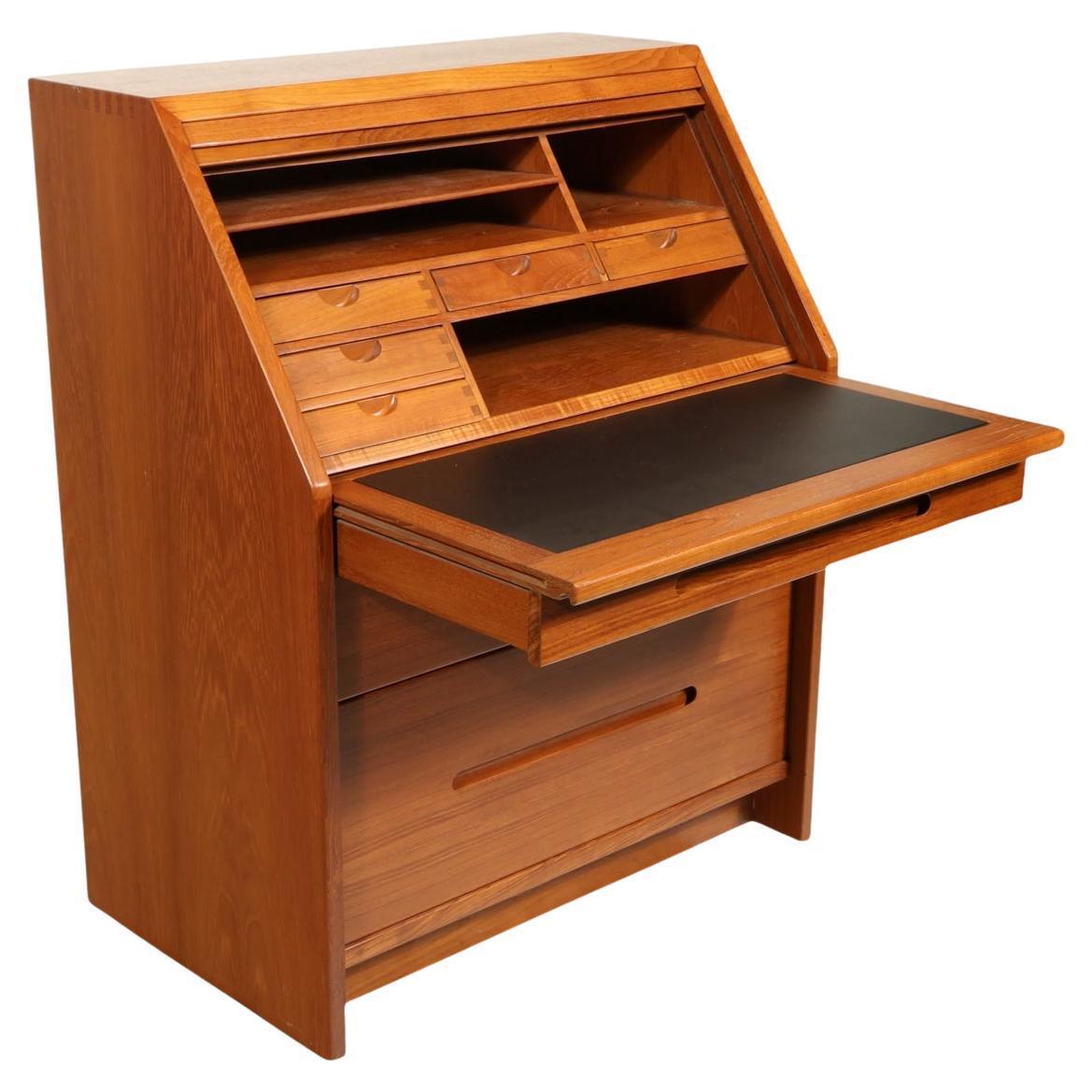Scrivania ribaltabile danese moderna del metà secolo in teak in vendita