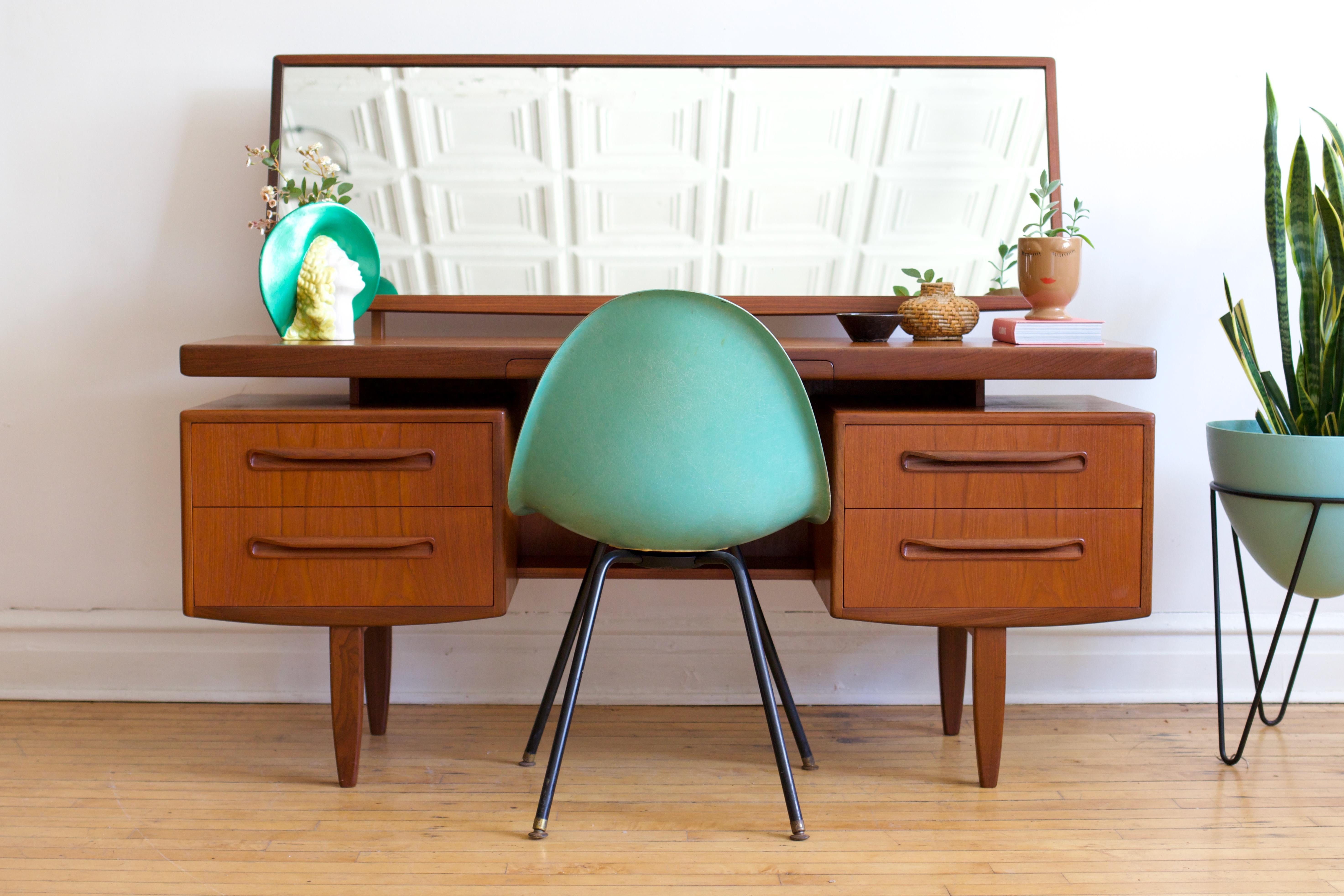 Mid Century Danish Modern Floating Top G-Plan Vanity 10