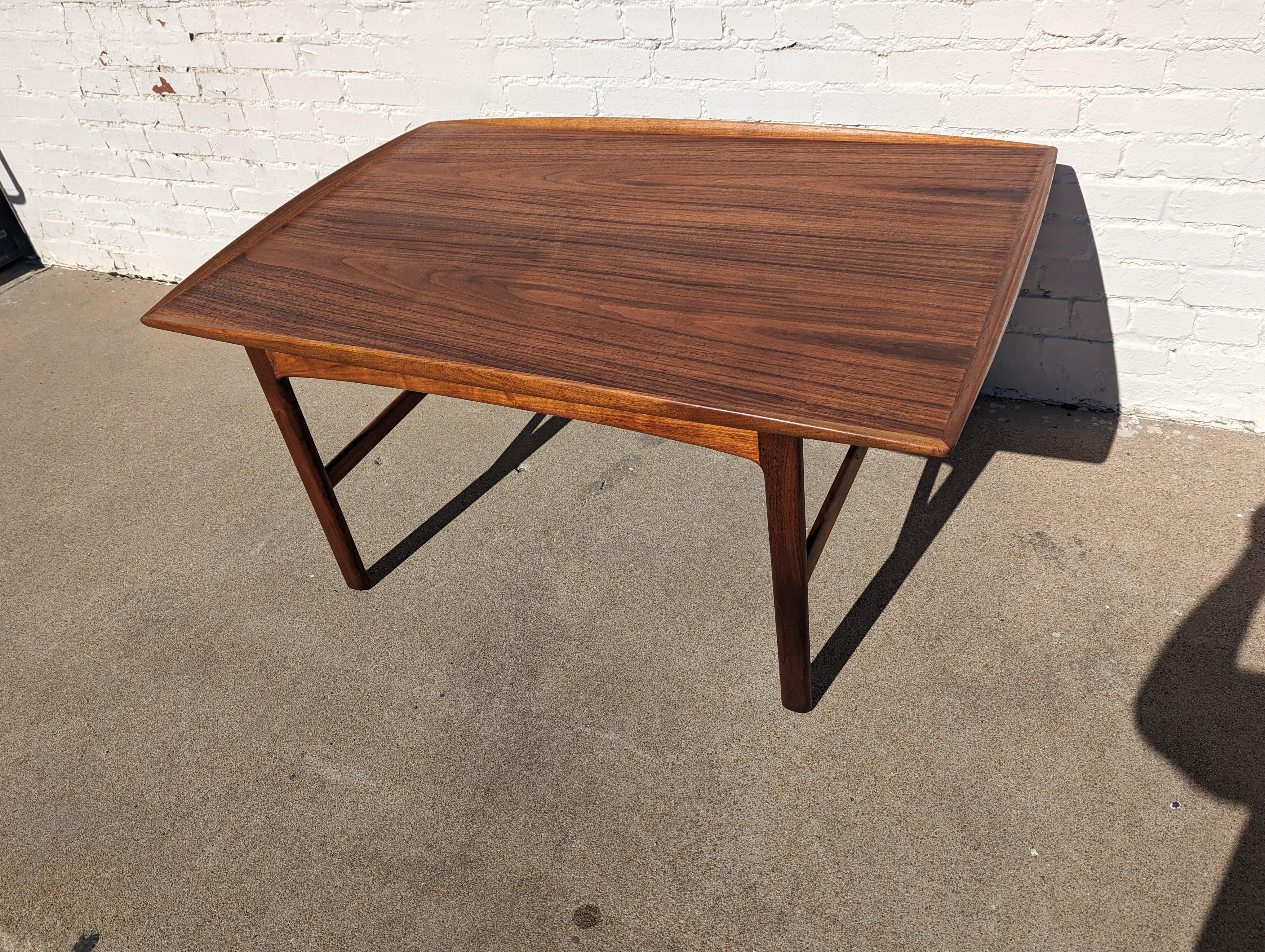 Mid Century Danish Modern Folke Ohlsson Coffee Table  In Good Condition For Sale In Tulsa, OK