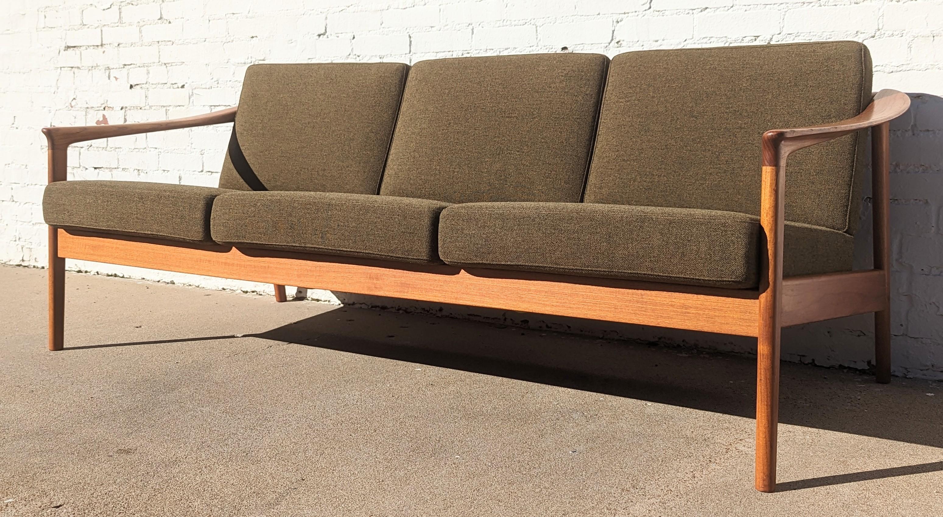 Mid Century Danish Modern Folke Ohlsson Sofa  For Sale 3