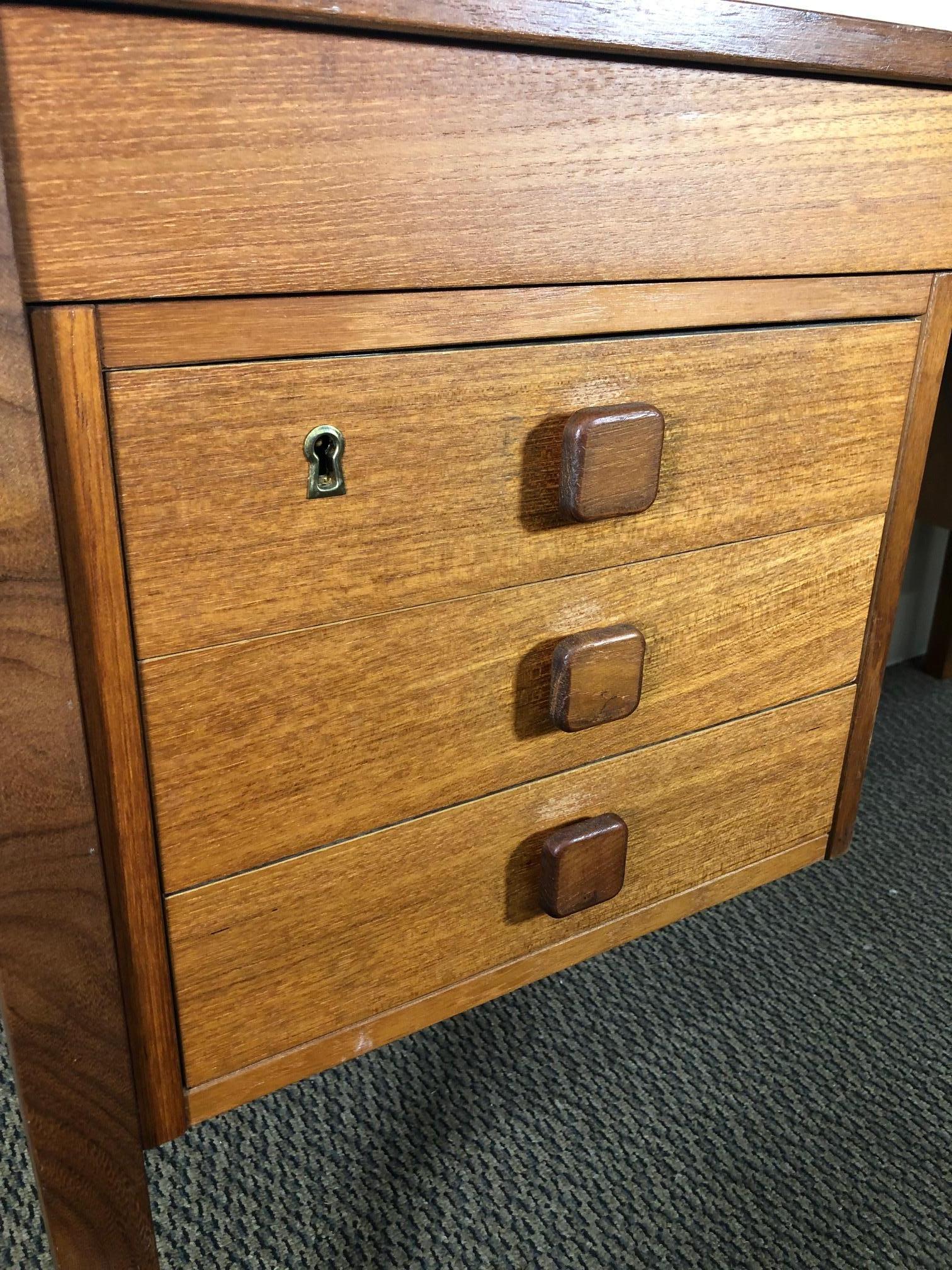 domino mobler desk