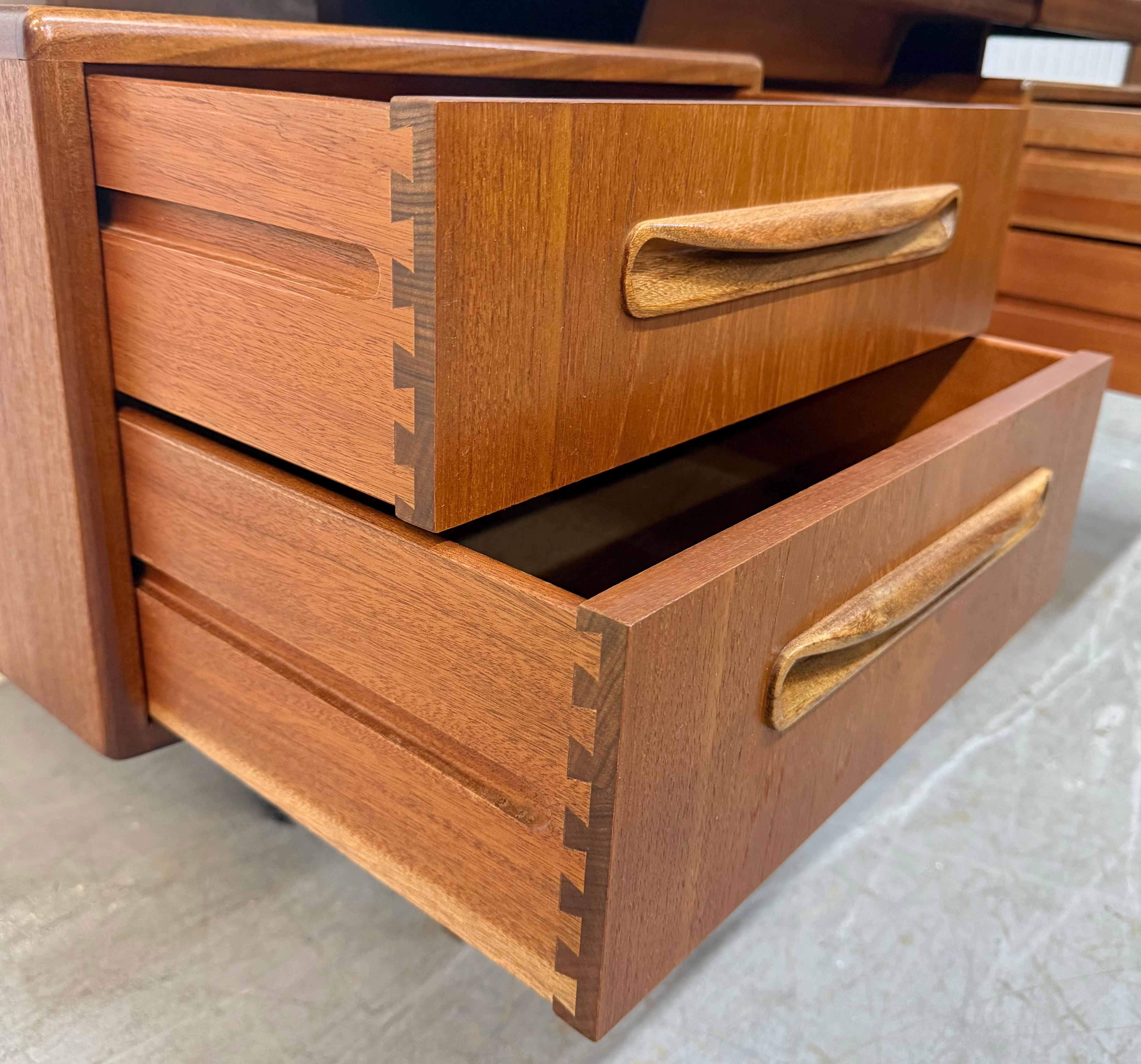 Meuble-lavabo en teck G-Plan de style moderne danois du milieu du siècle en vente 3