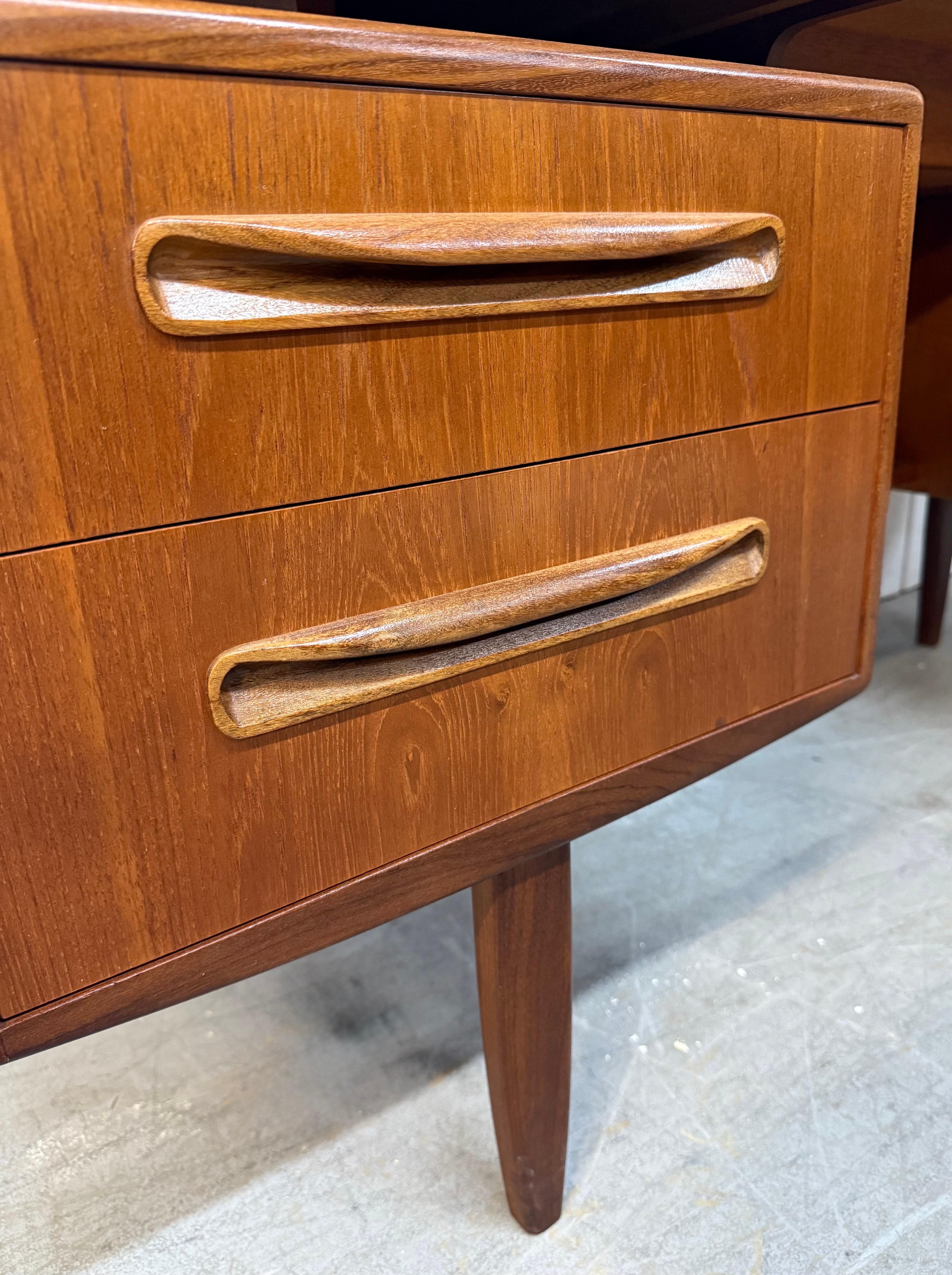 Meuble-lavabo en teck G-Plan de style moderne danois du milieu du siècle en vente 4