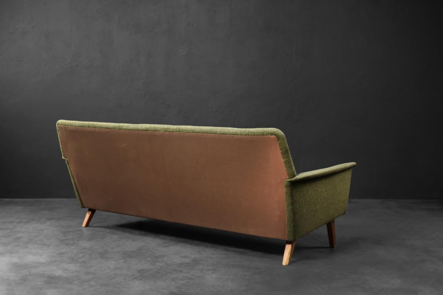 Sofá de 3 plazas verde, moderno danés de mediados de siglo, de Folke Ohlsson para Fritz Hansen en venta 10