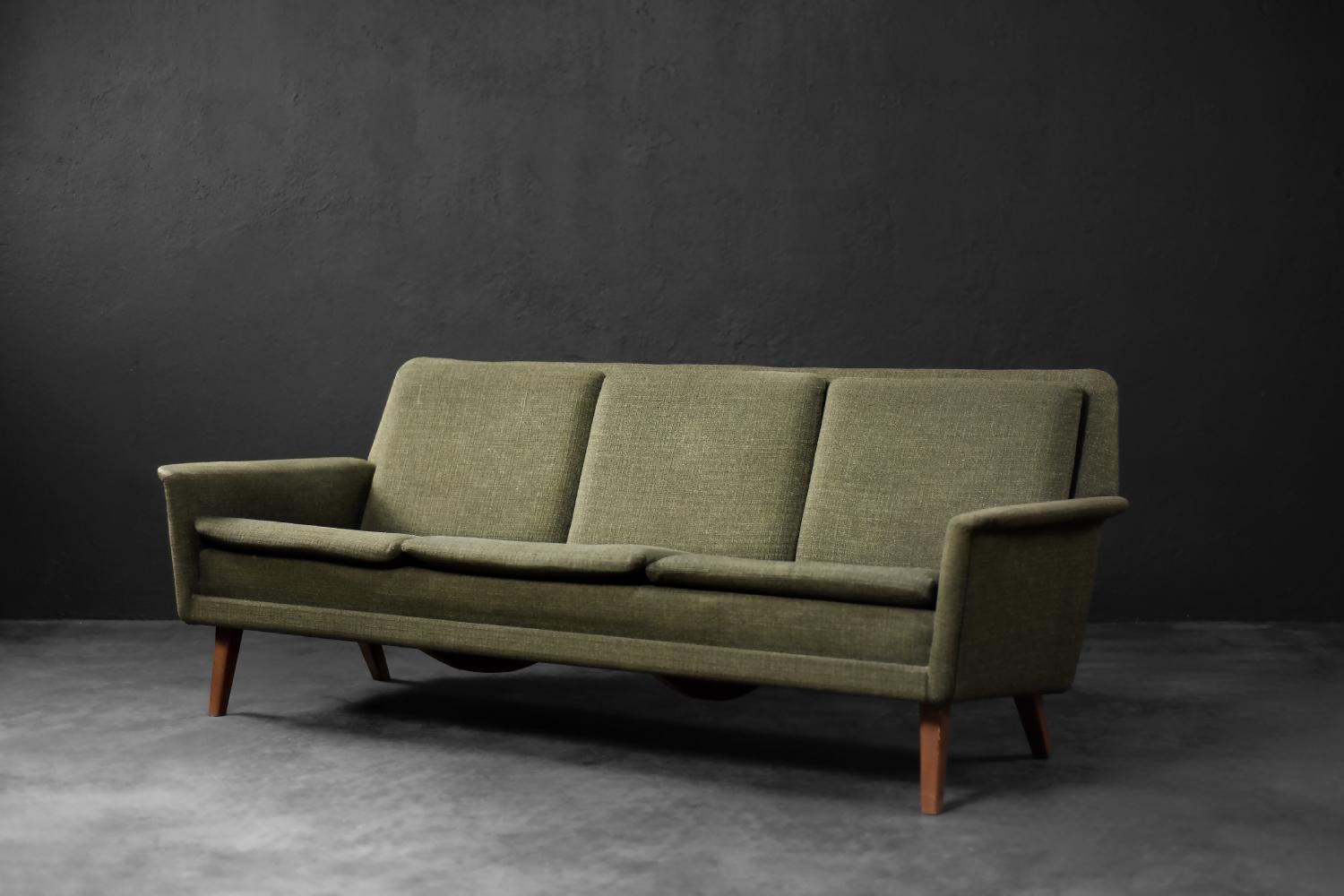Sofá de 3 plazas verde, moderno danés de mediados de siglo, de Folke Ohlsson para Fritz Hansen mediados del siglo XX en venta