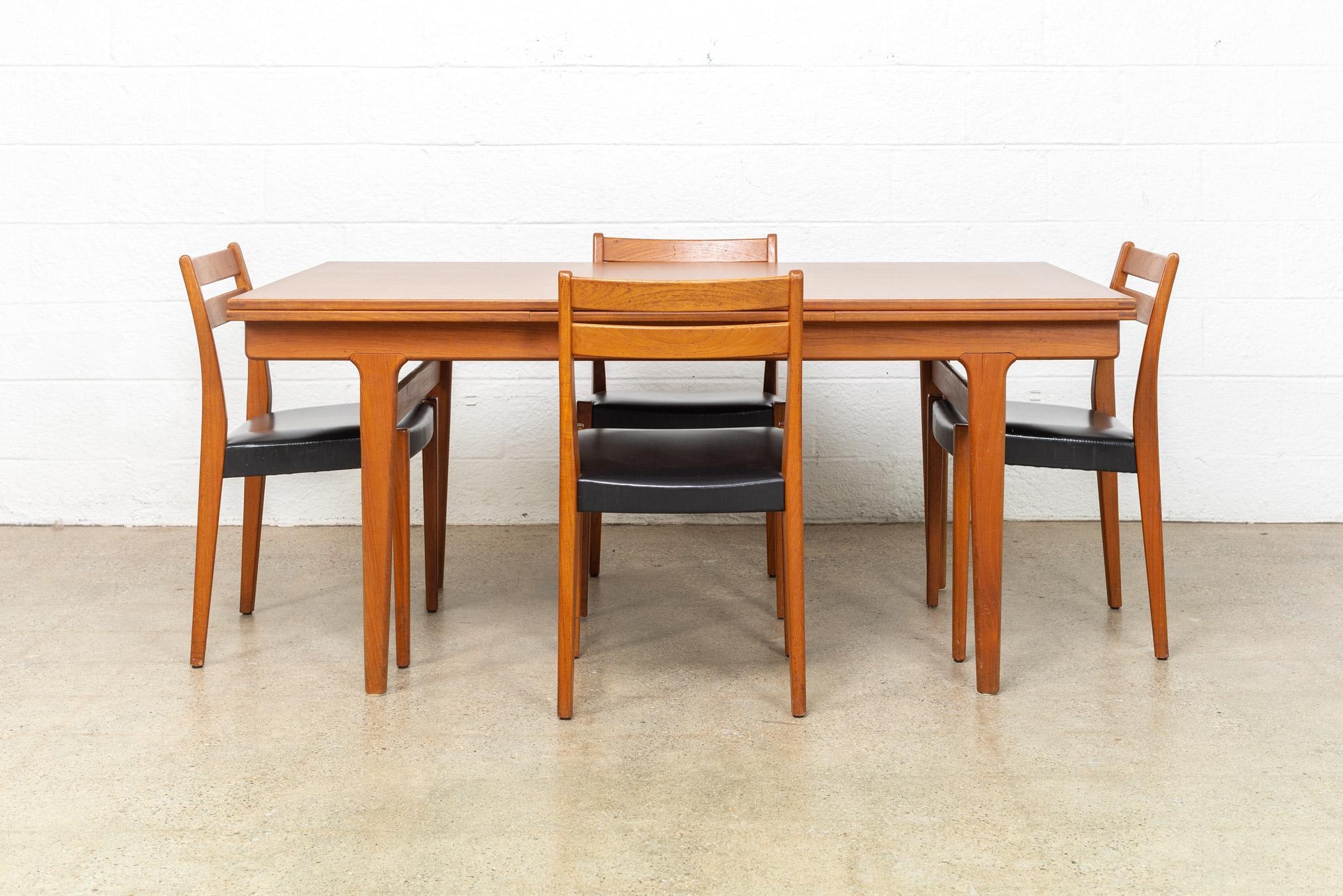 Midcentury Danish Modern Henning Kjaernulf Extendable Dining Table, 1960s 2