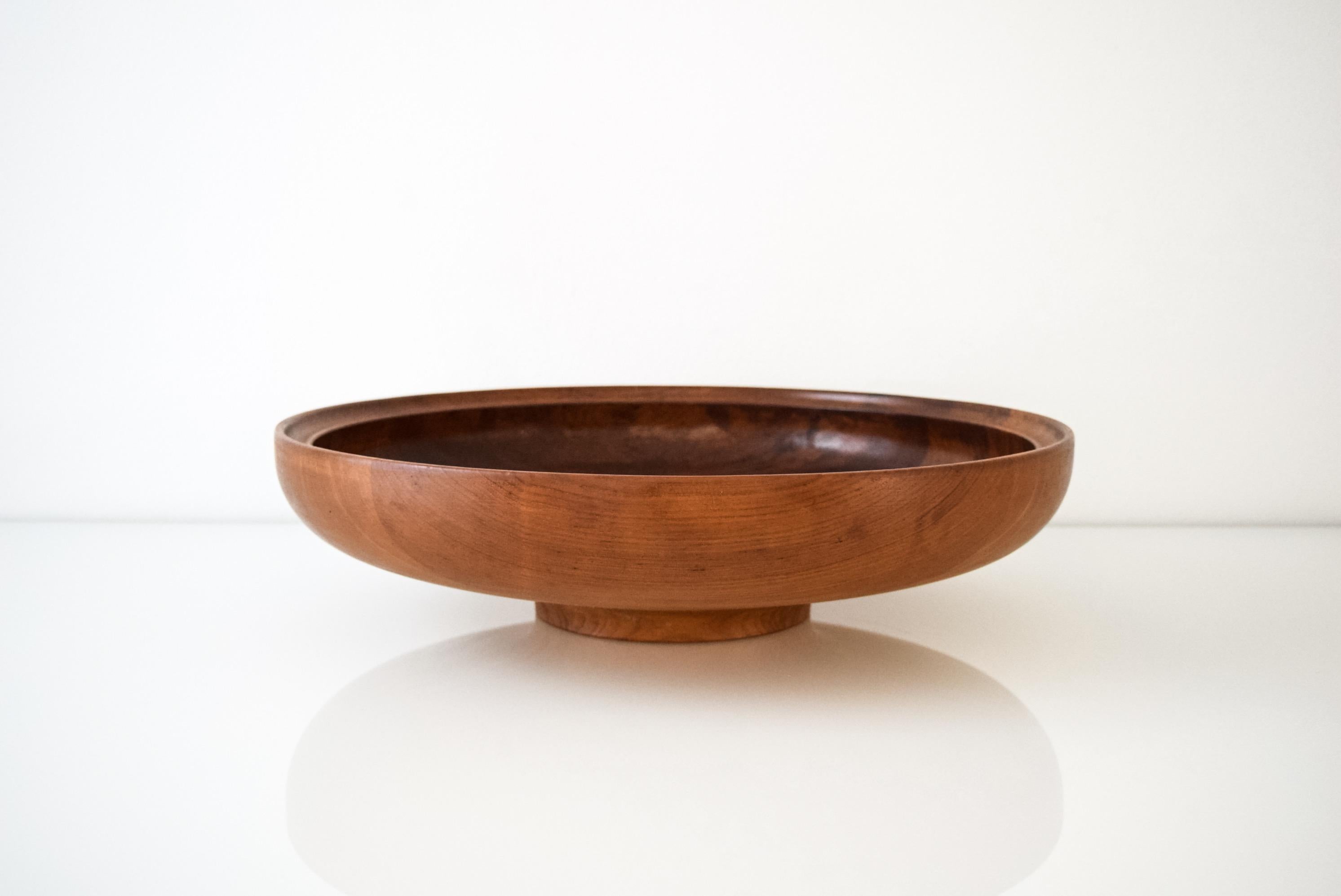 • Rare iconic midcentury Henning Koppel large teak bowl for Georg Jensen circa 1960.
• Made in Denmark.
• Rare large size with a diameter of 18 3/4