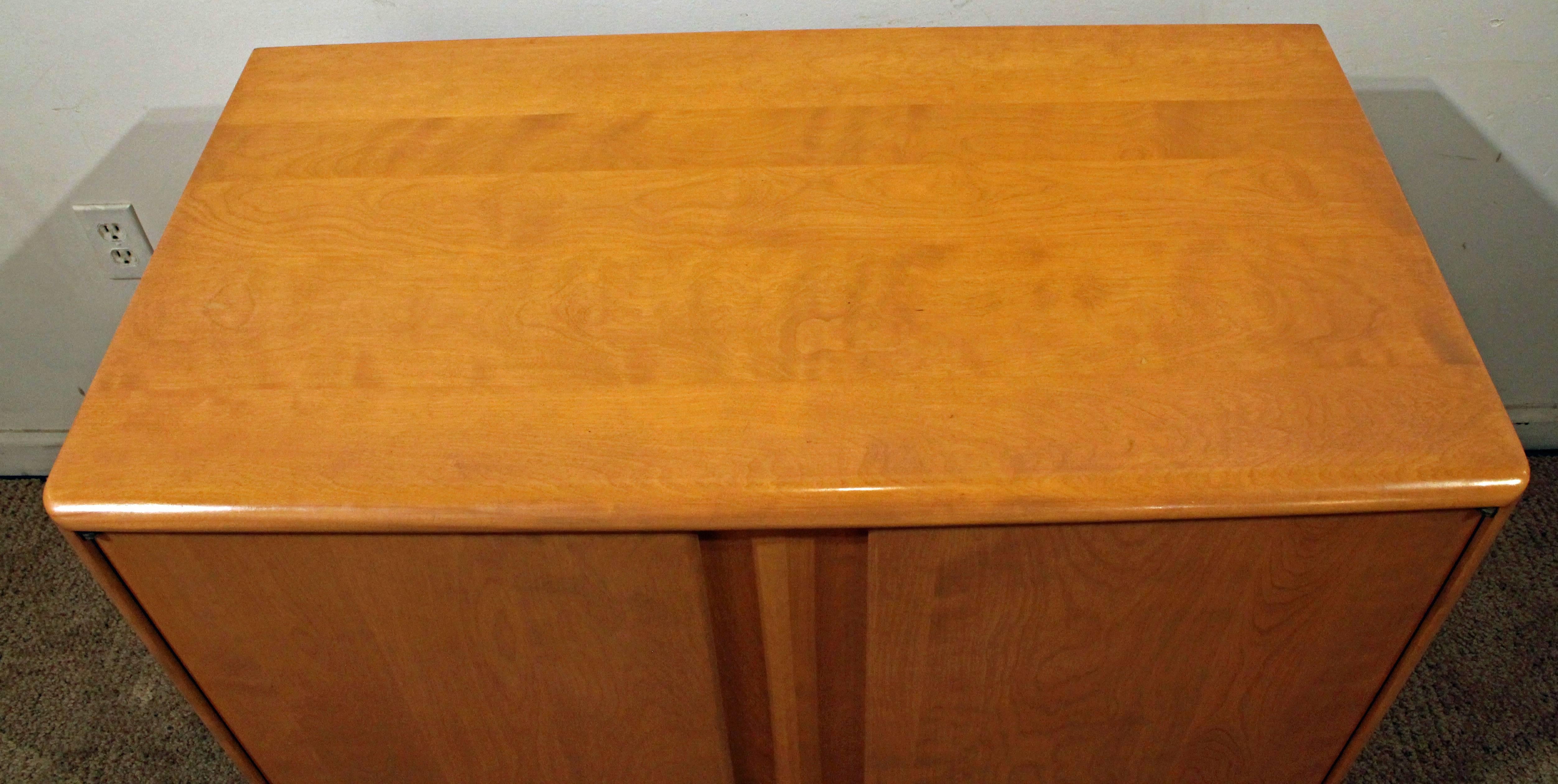 Midcentury Danish Modern Heywood-Wakefield Harmonic Champagne Server M996 In Excellent Condition In Wilmington, DE