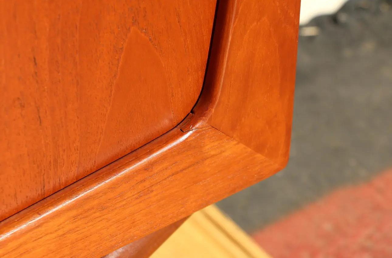Armoire à cocktail moderne danoise du milieu du siècle dernier par Kurt Ostervig en vente 2