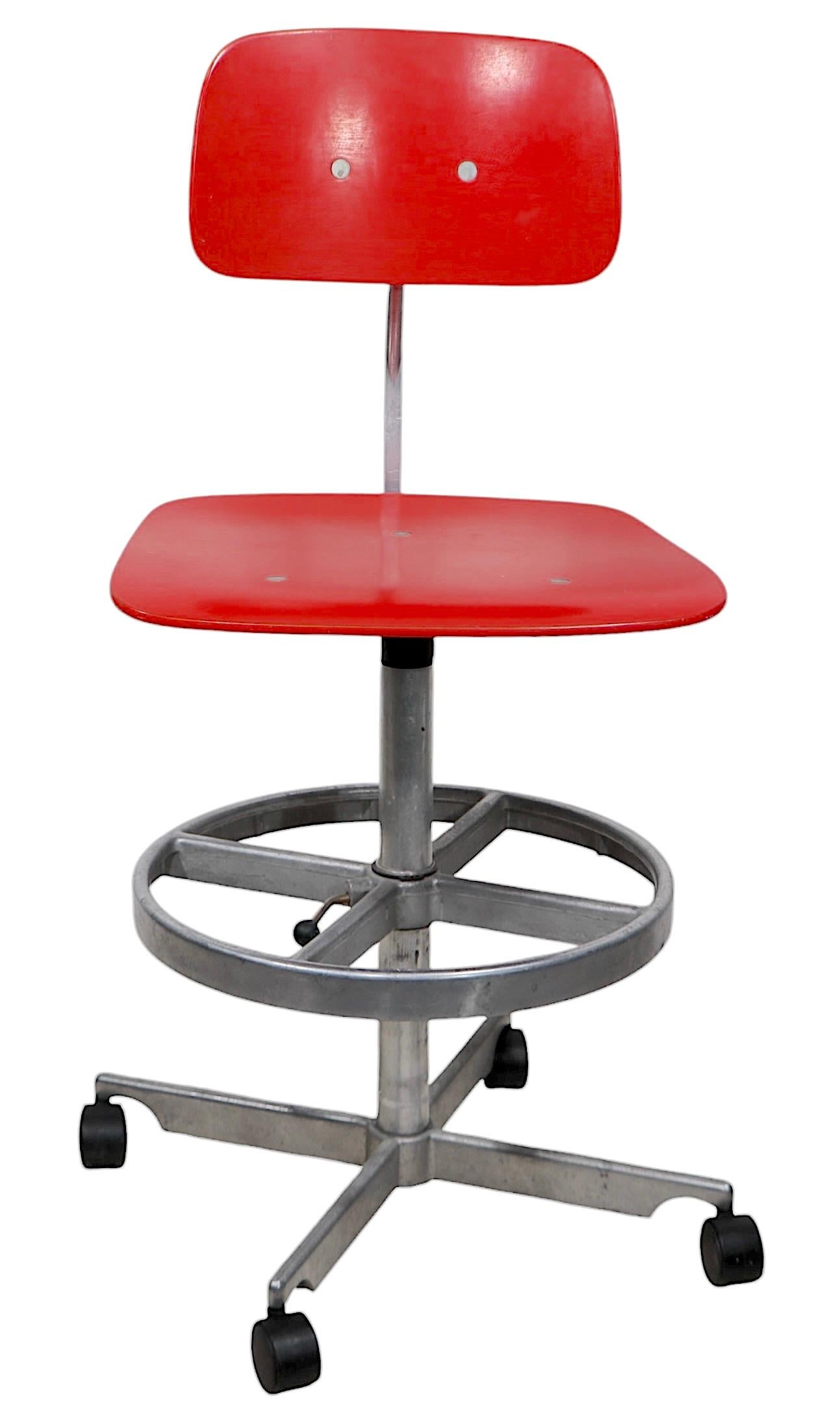 Taburete de redacción Kevi, moderno danés de mediados de siglo, de Jorgen Rasmussen c 1960/70 en venta 1