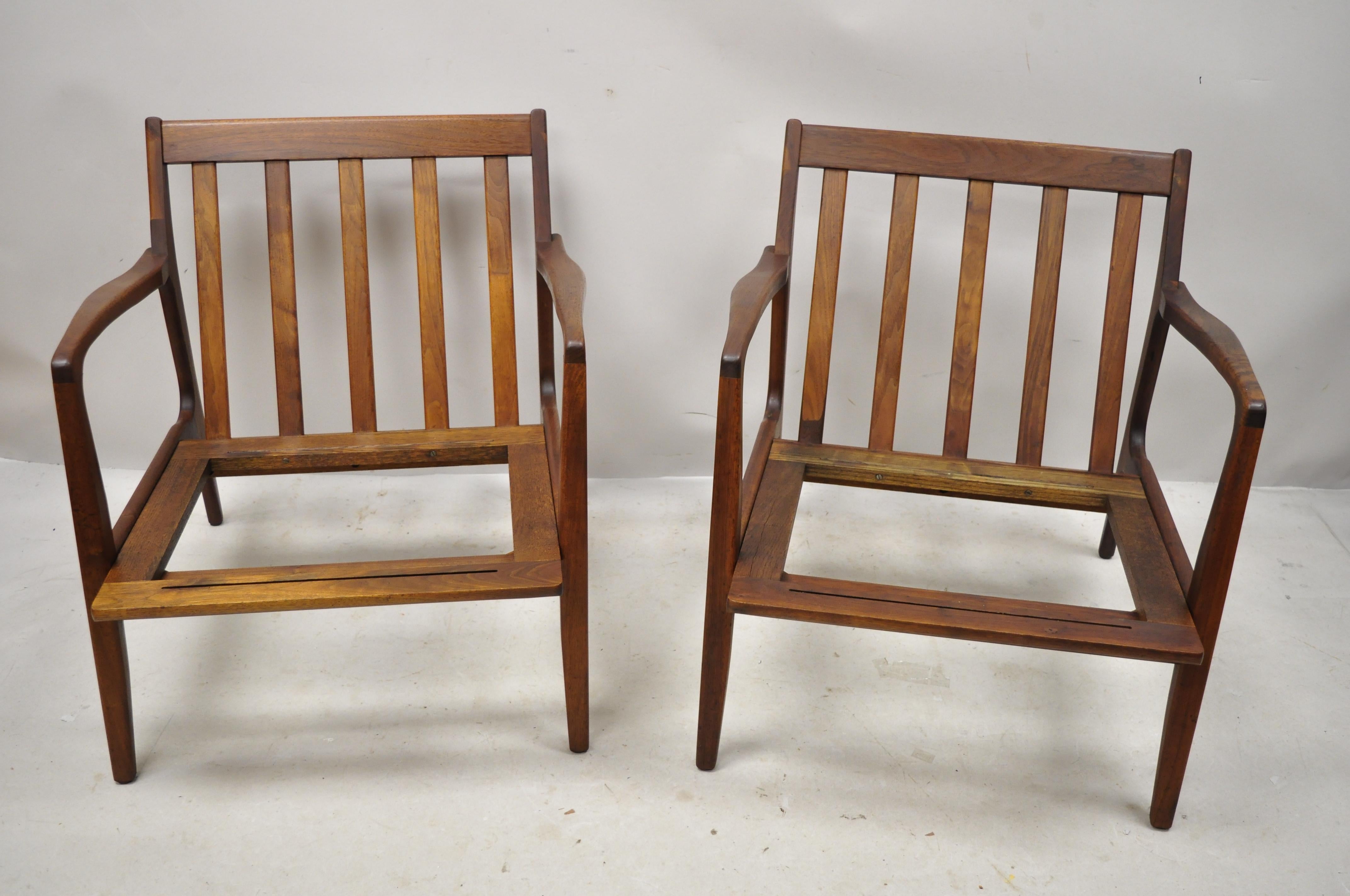Midcentury Danish Modern Kofod Larsen Style Walnut Lounge Chairs, a Pair In Good Condition In Philadelphia, PA