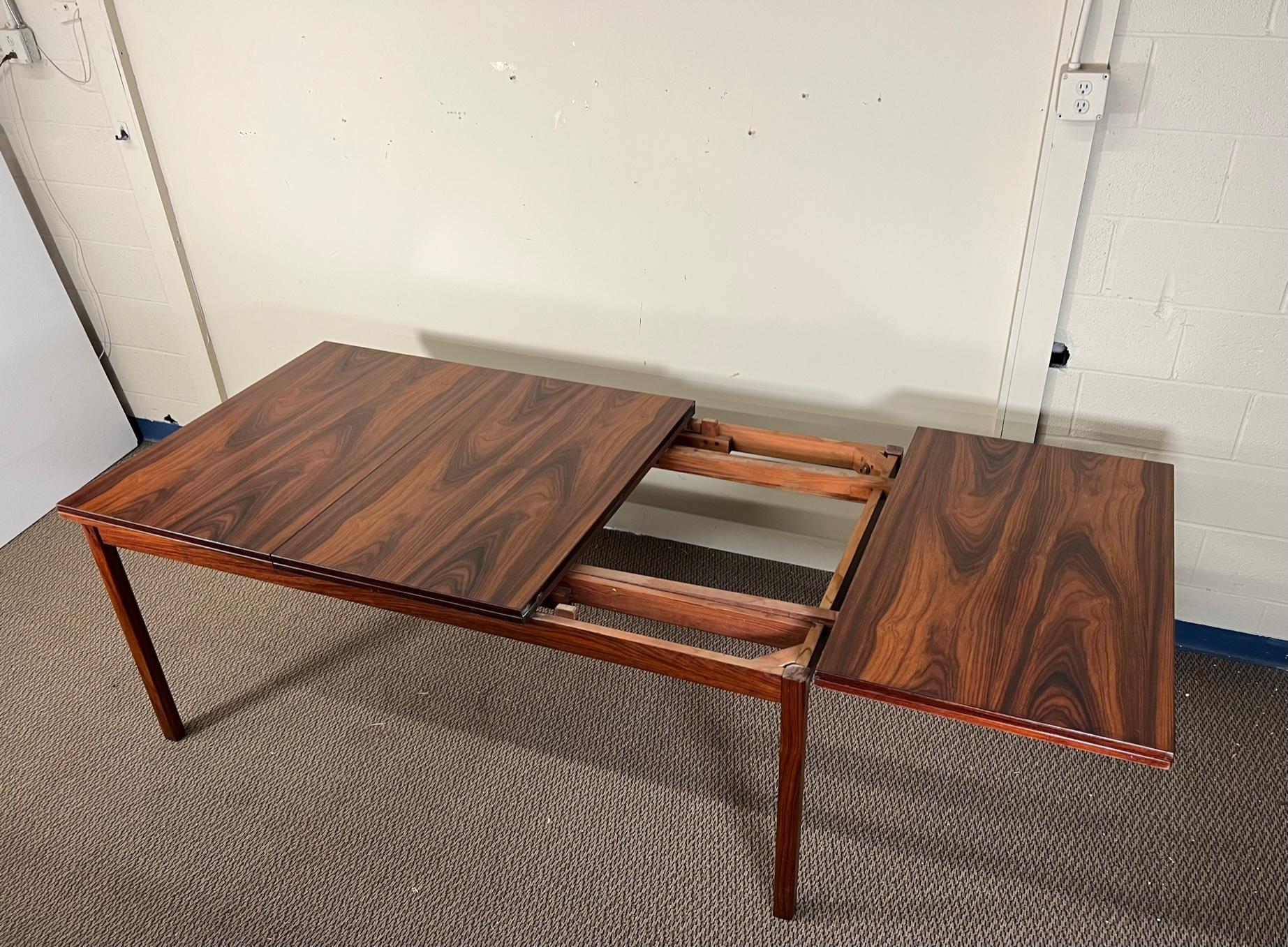 Midcentury Danish Modern Large Rosewood Dining 2 Folding Extension Leaves In Good Condition In Atlanta, GA