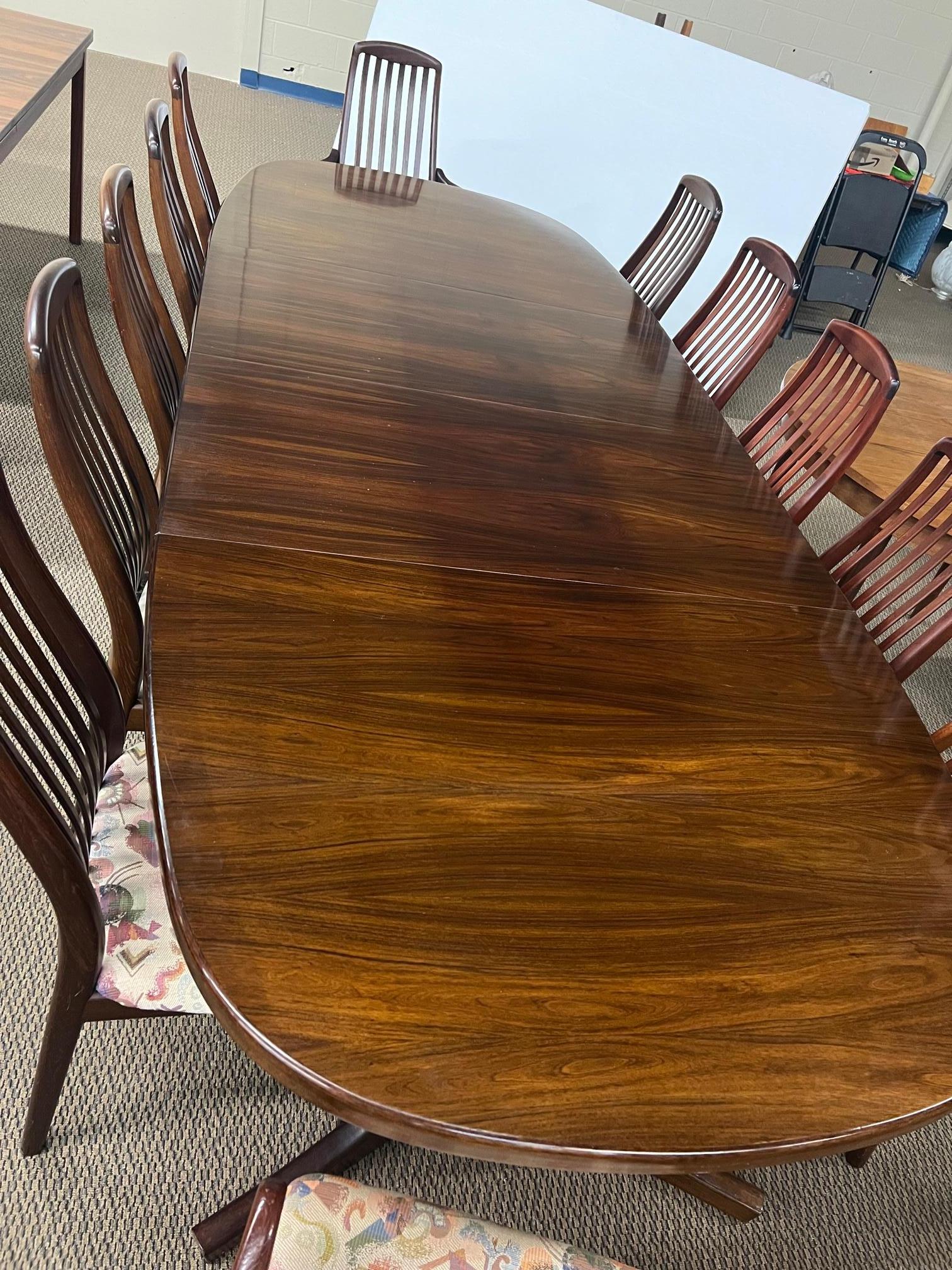 Midcentury Danish Modern Large Rosewood Dining Table with 2 Extension Leaves 5