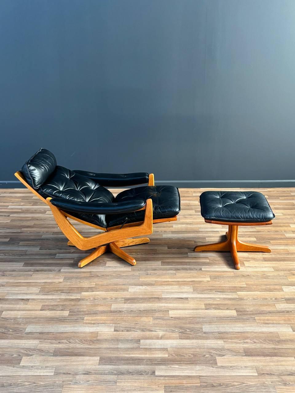 Mid-Century Danish Modern Leather Reclining Lounge Chair, Stool by Lied Mobler In Good Condition For Sale In Los Angeles, CA