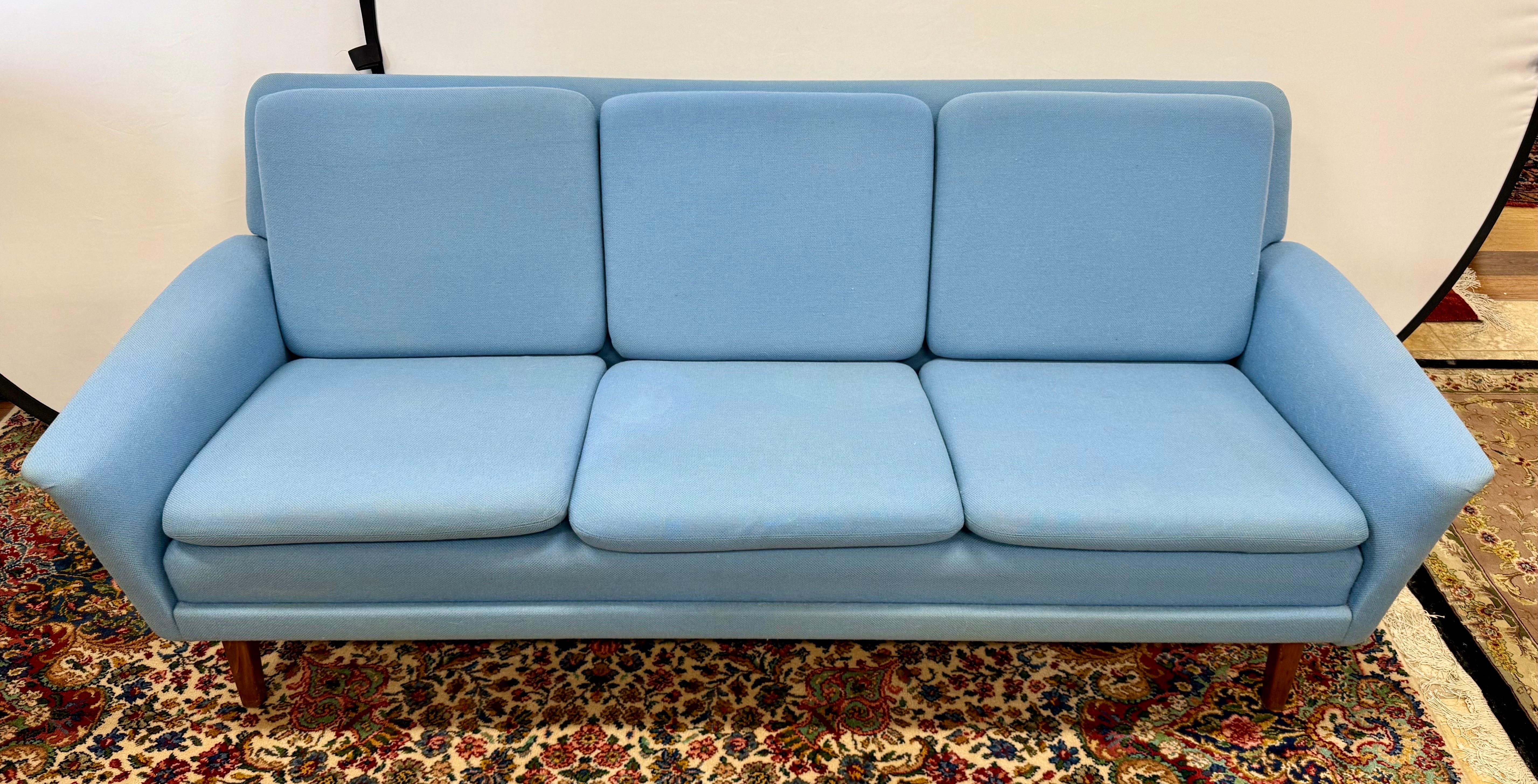 Mid Century Danish Modern Light Blue Sofa by Folke Ohlsson for Fritz Hansen In Good Condition For Sale In West Hartford, CT