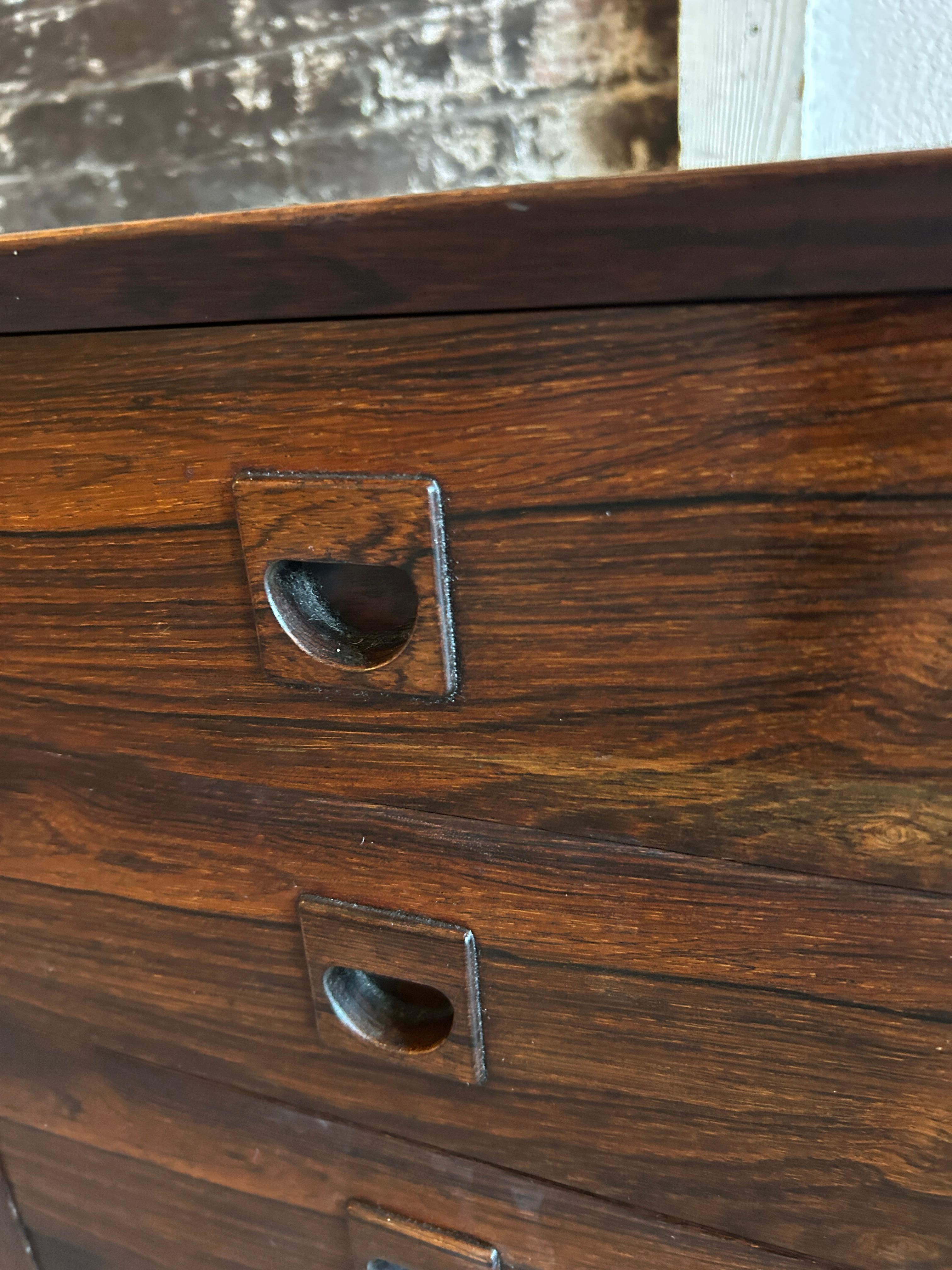 Mid-Century Danish Modern long low Rosewood dresser credenza 8 Drawer 7