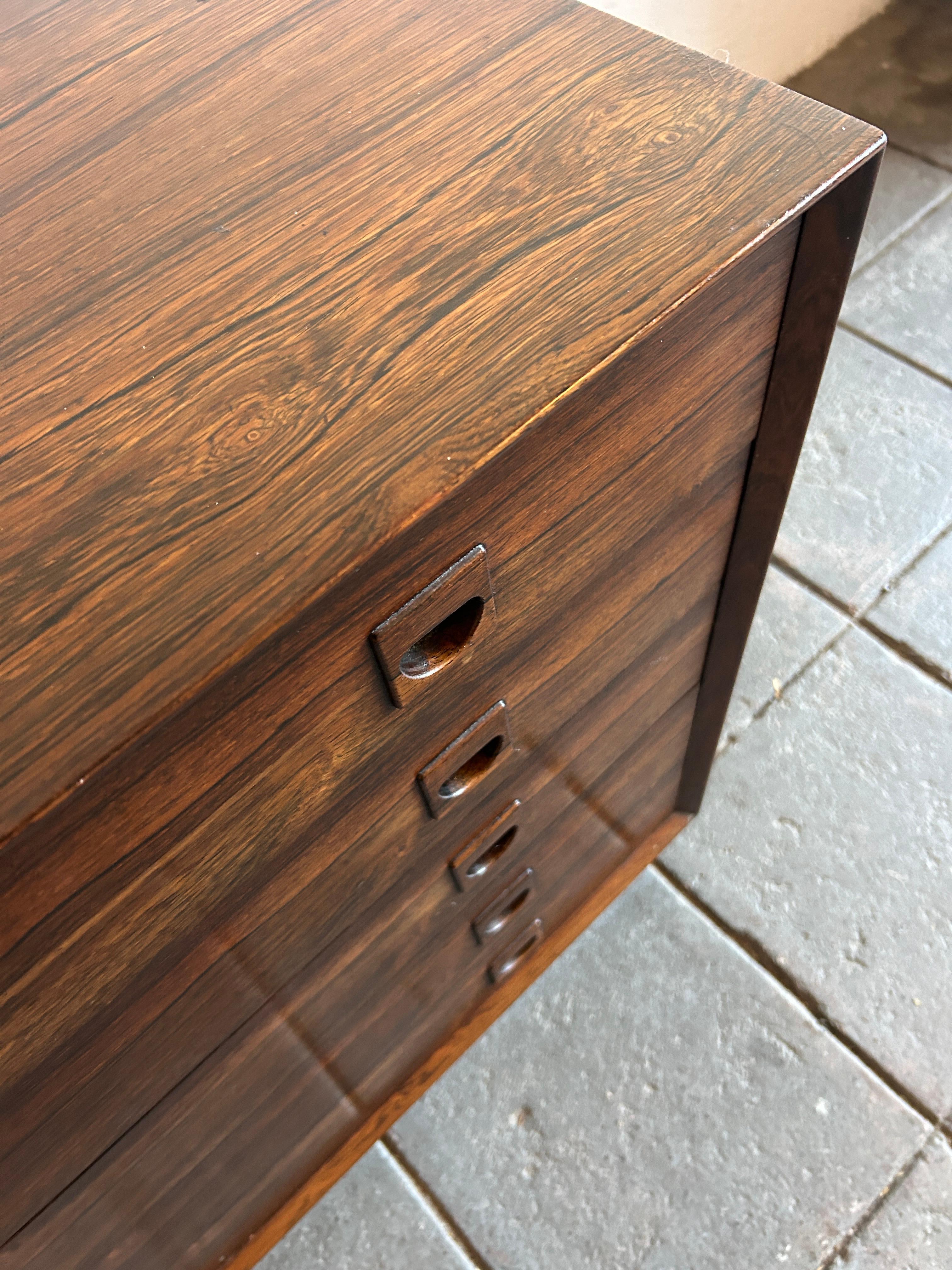 Mid-Century Danish Modern long low Rosewood dresser credenza 8 Drawer 1
