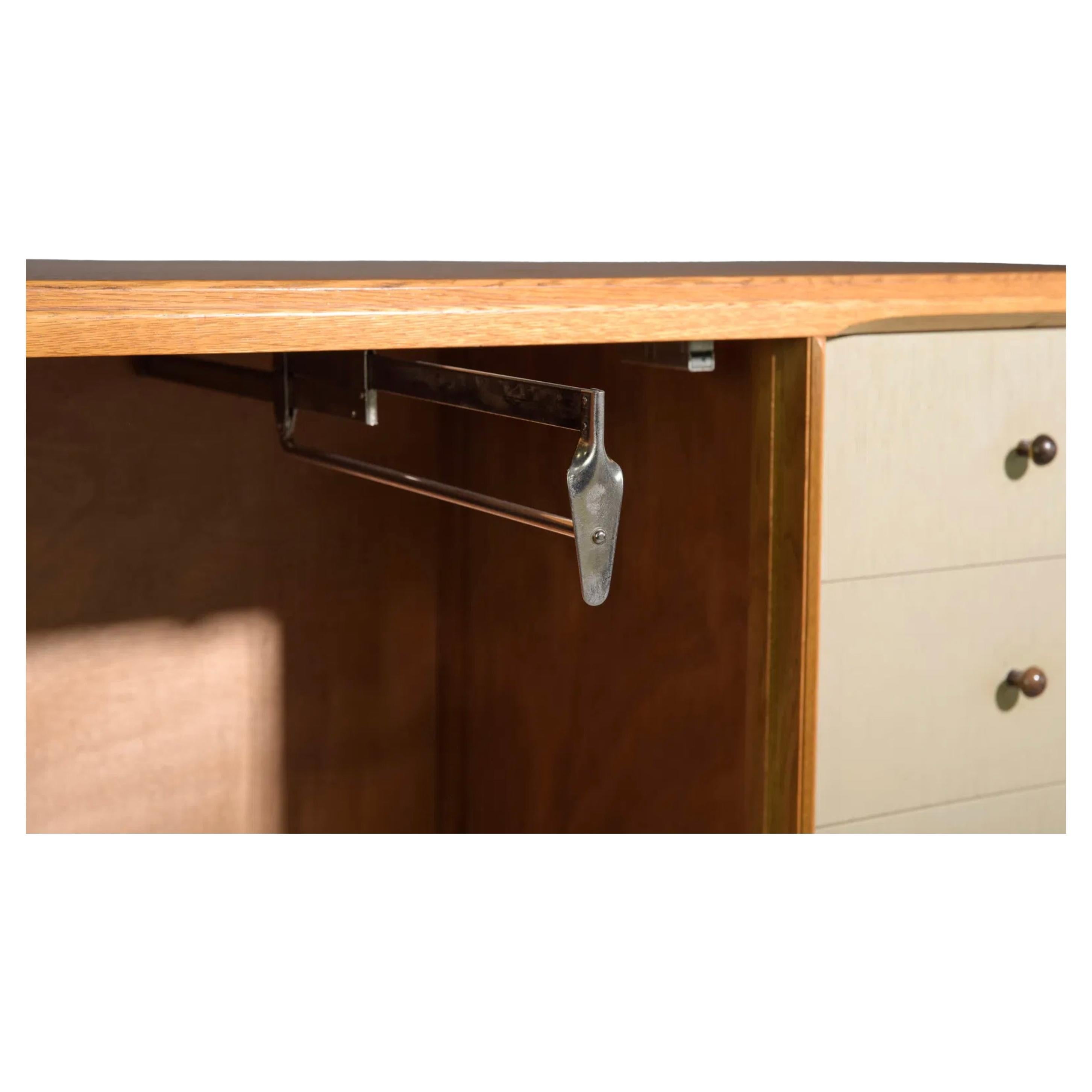 Mid century Danish modern low teak wardrobe dresser armoire (Skandinavische Moderne)