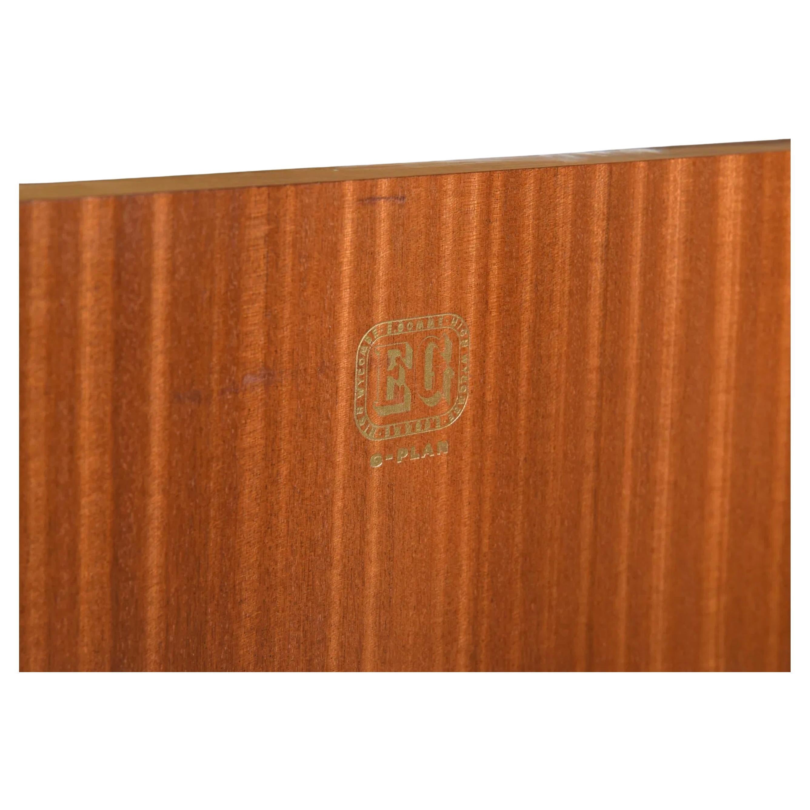 Mid century Danish modern low teak wardrobe dresser armoire (D�änisch)