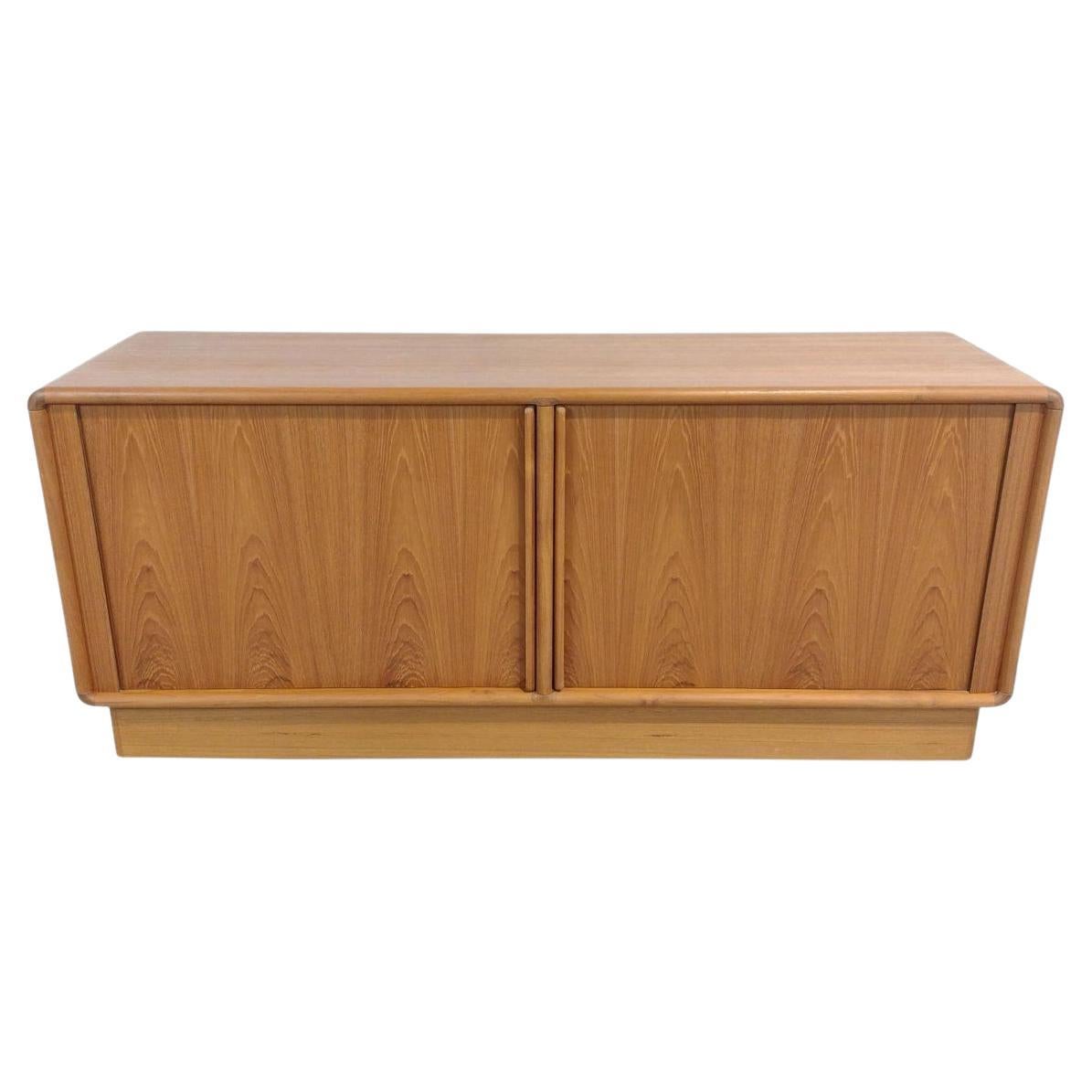 Mitte des Jahrhunderts dänisch modern niedrig breit Teak Kommode credenza 4-Schublade