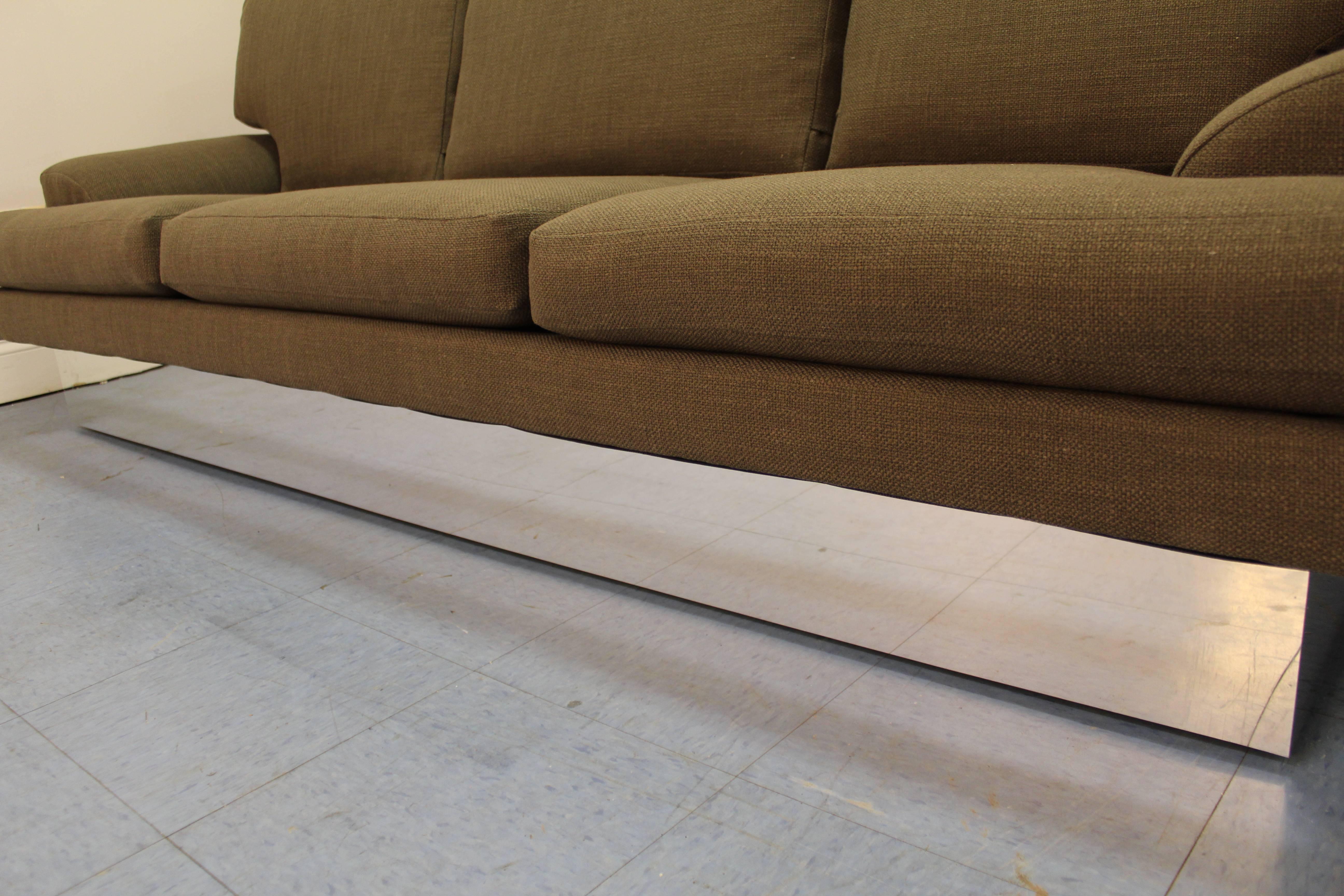 Mid-Century Danish Modern Milo Baughman Thayer Coggin Chrome Base Sofa In Excellent Condition In Wilmington, DE