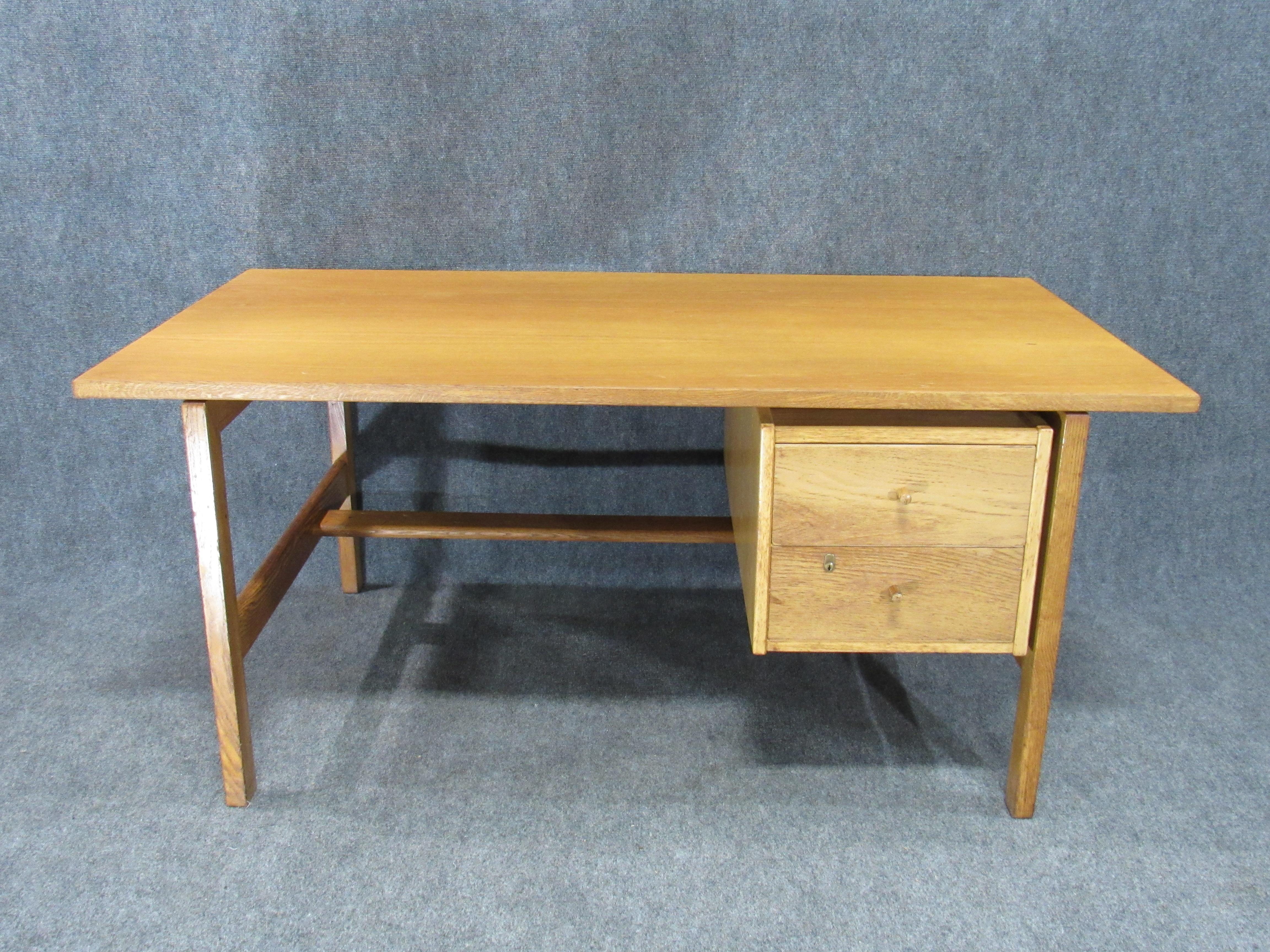 Midcentury Danish Modern Model 156 Oak Desk by Hans Wegner for GETAMA For Sale 4