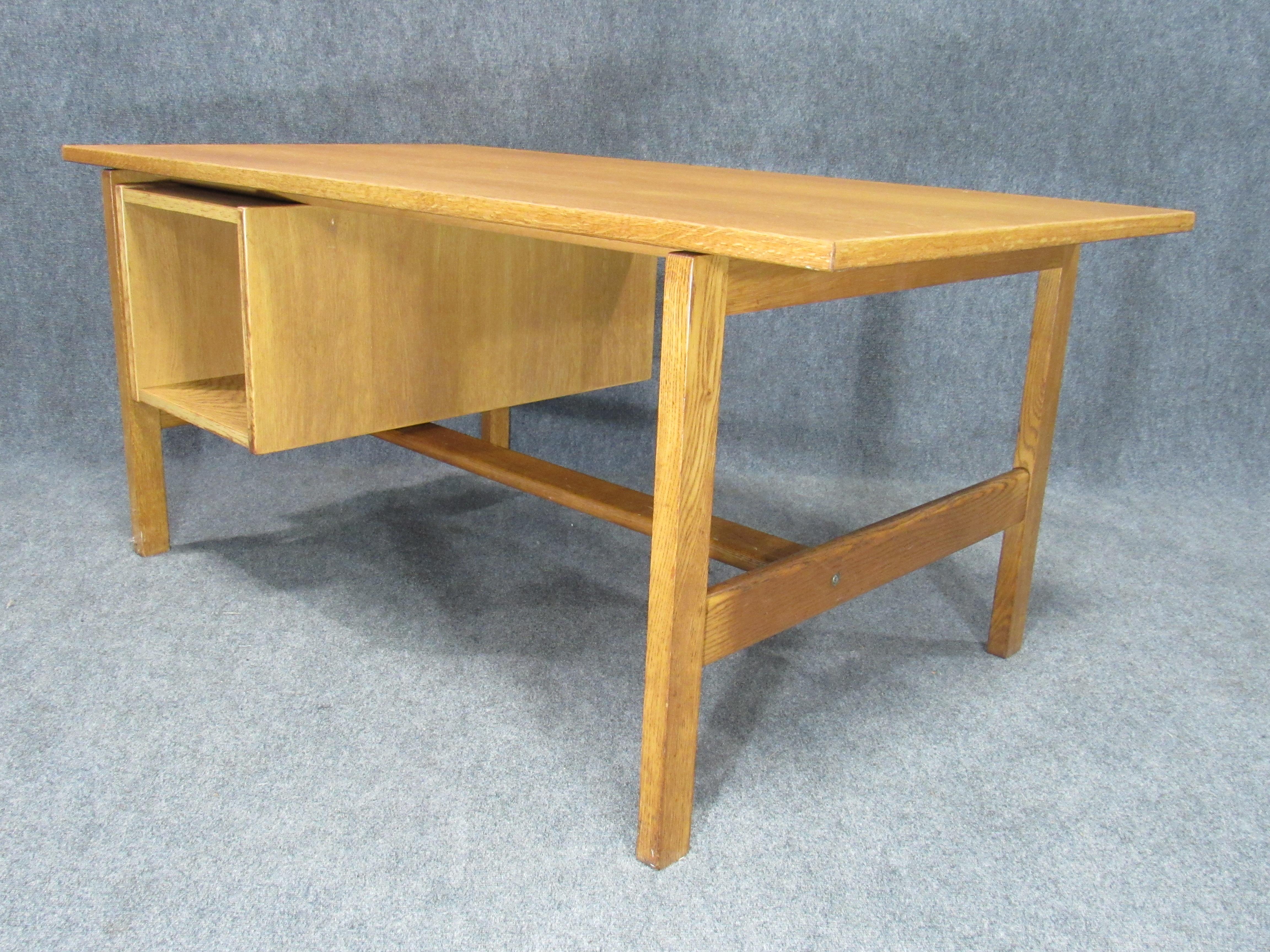 Mid-Century Modern Midcentury Danish Modern Model 156 Oak Desk by Hans Wegner for GETAMA For Sale