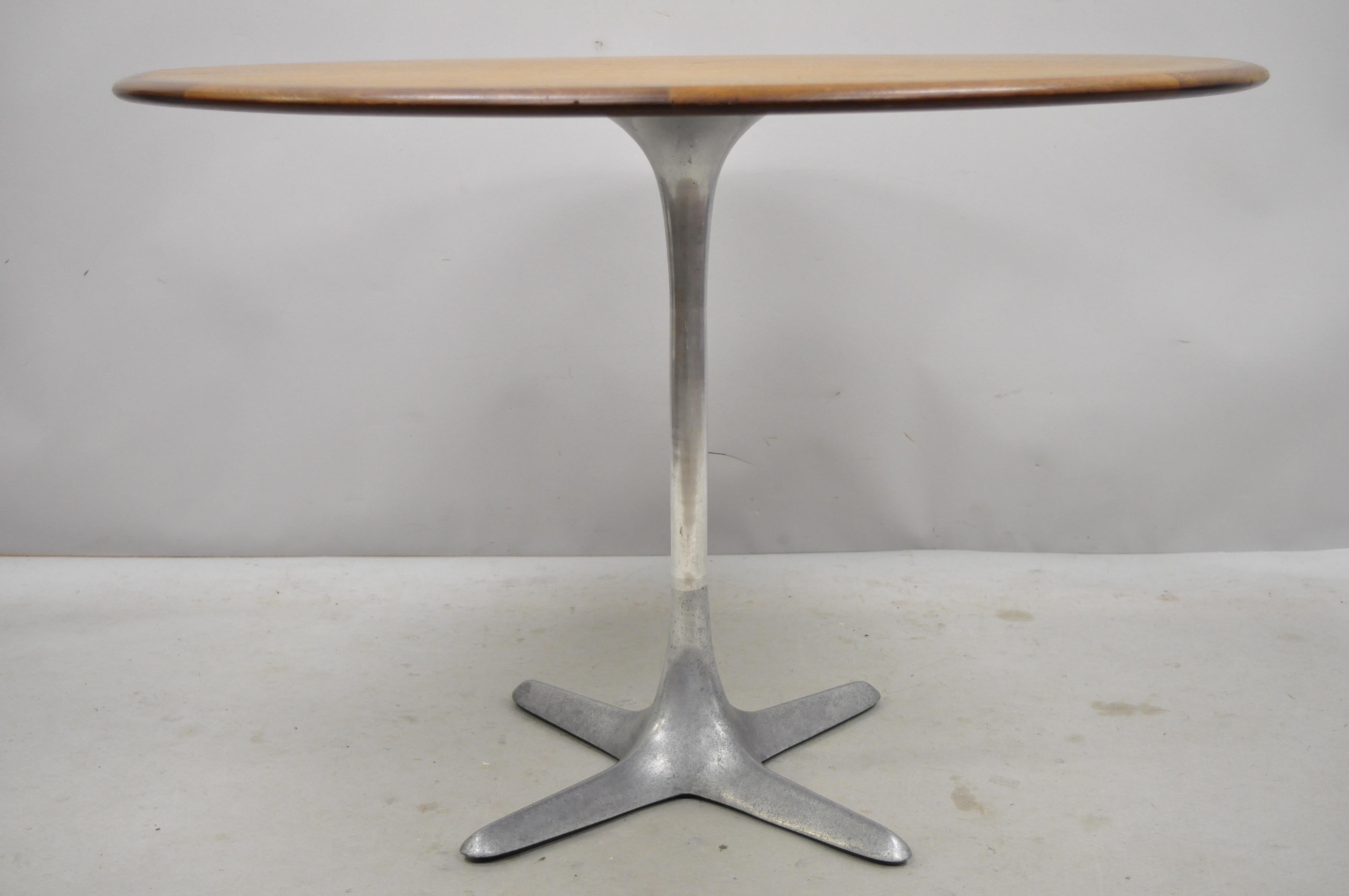 Midcentury Danish Modern Moreddi Andersen Walnut Dining Table Propeller Base 2