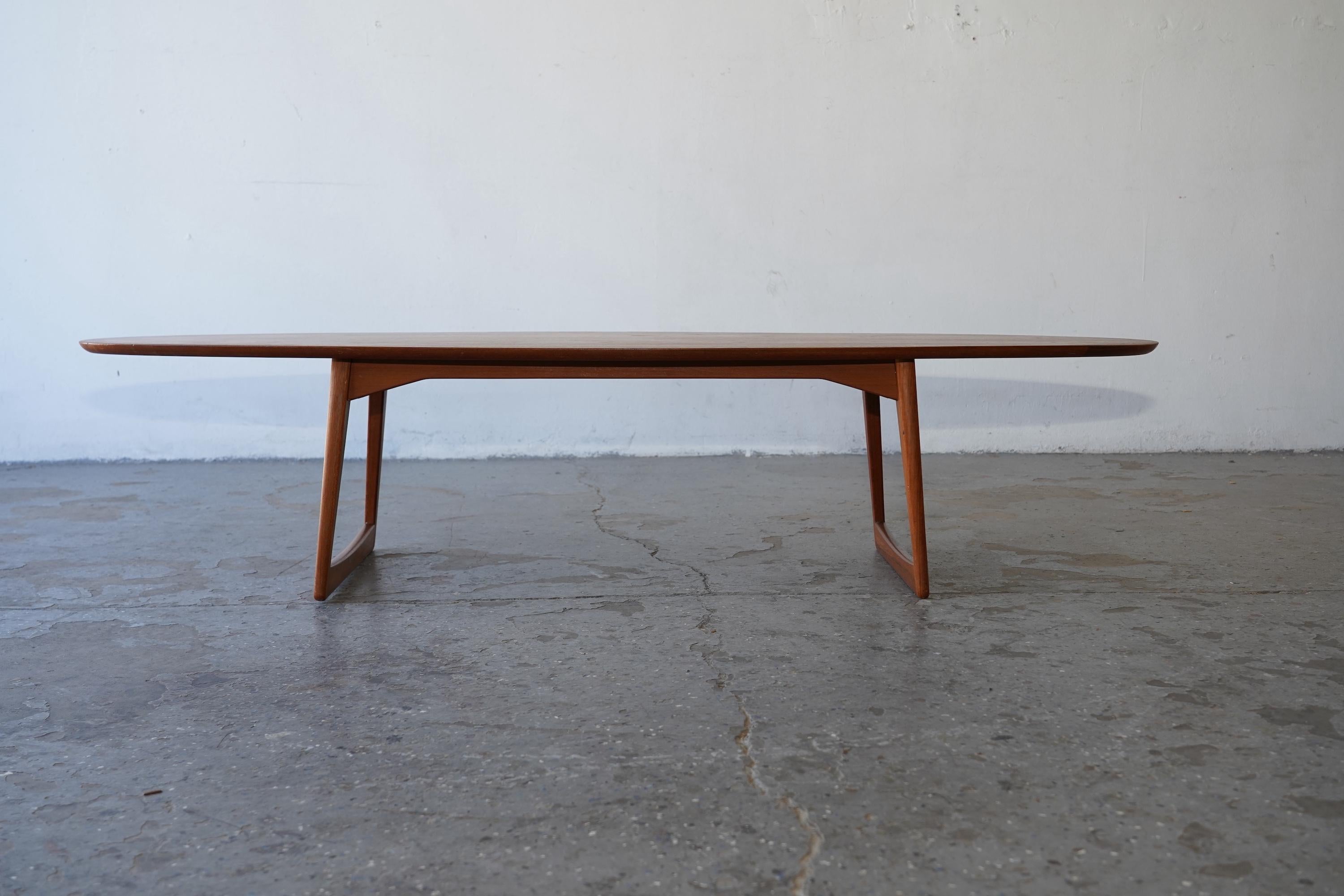 Mid-Century Modern Mid-Century Danish Modern Moreddi Walnut Surfboard Coffee Table For Sale