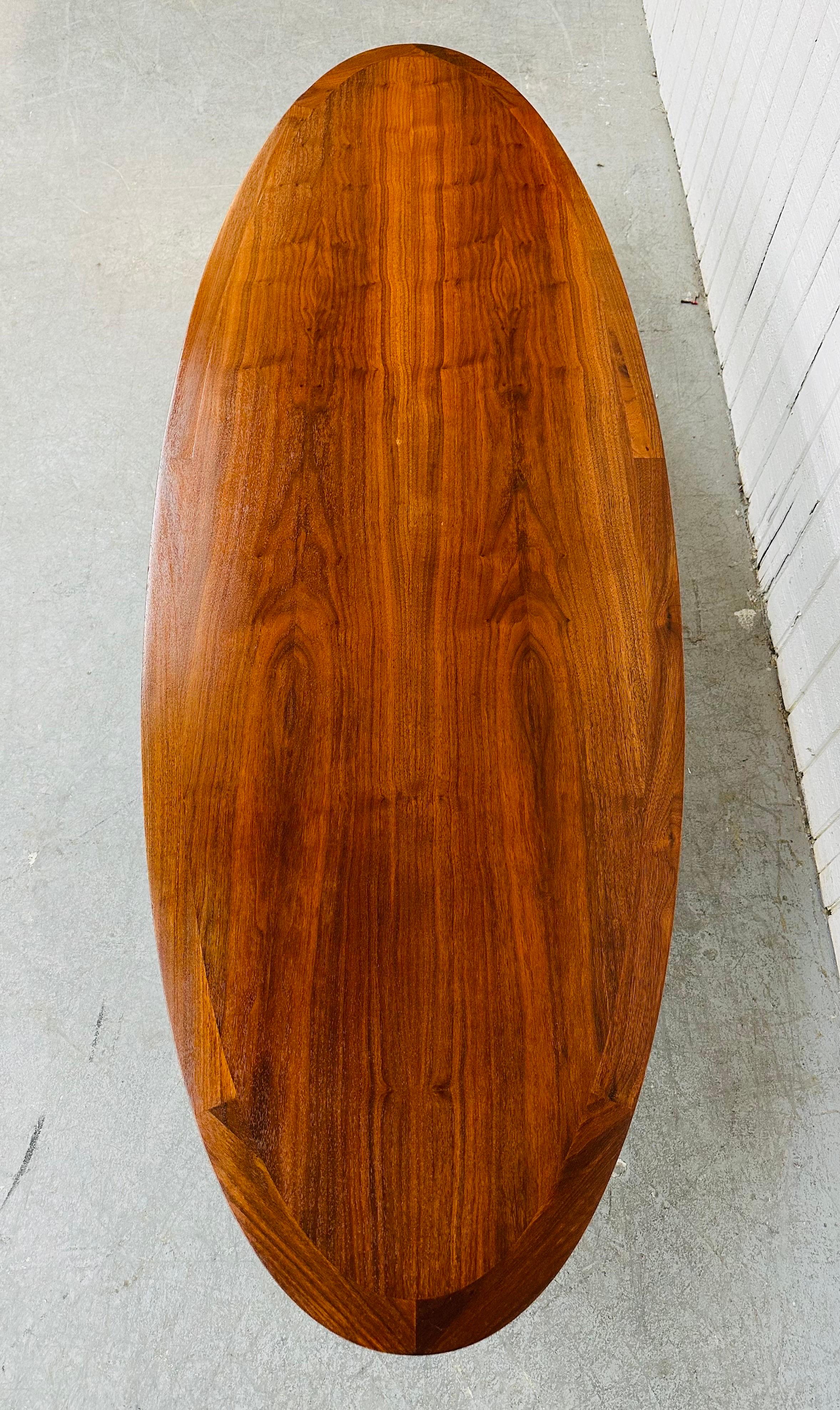 Mid-Century Danish Modern Moreddi Walnut Surfboard Coffee Table In Good Condition For Sale In Clarksboro, NJ