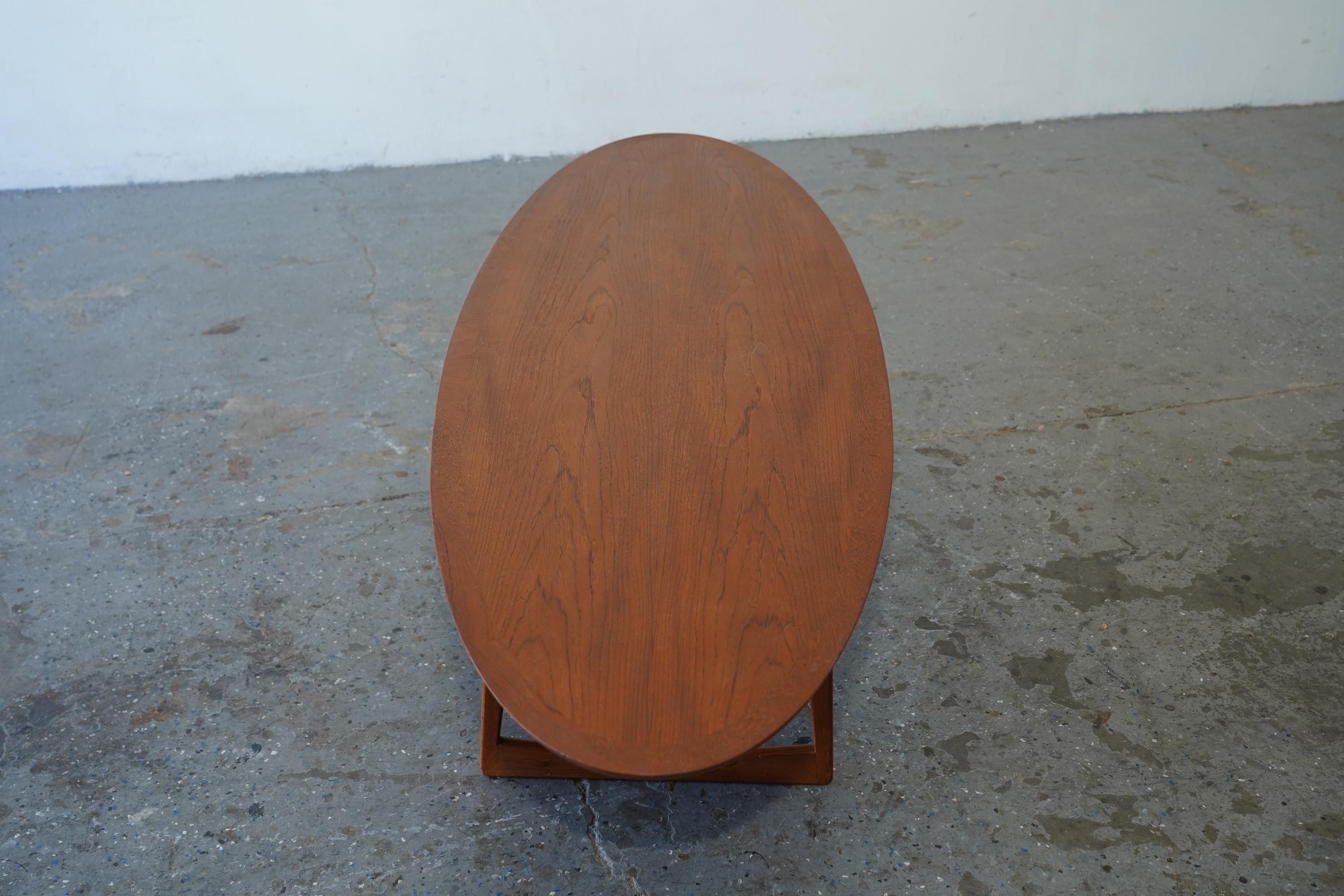 Mid-20th Century Mid-Century Danish Modern Moreddi Walnut Surfboard Coffee Table For Sale