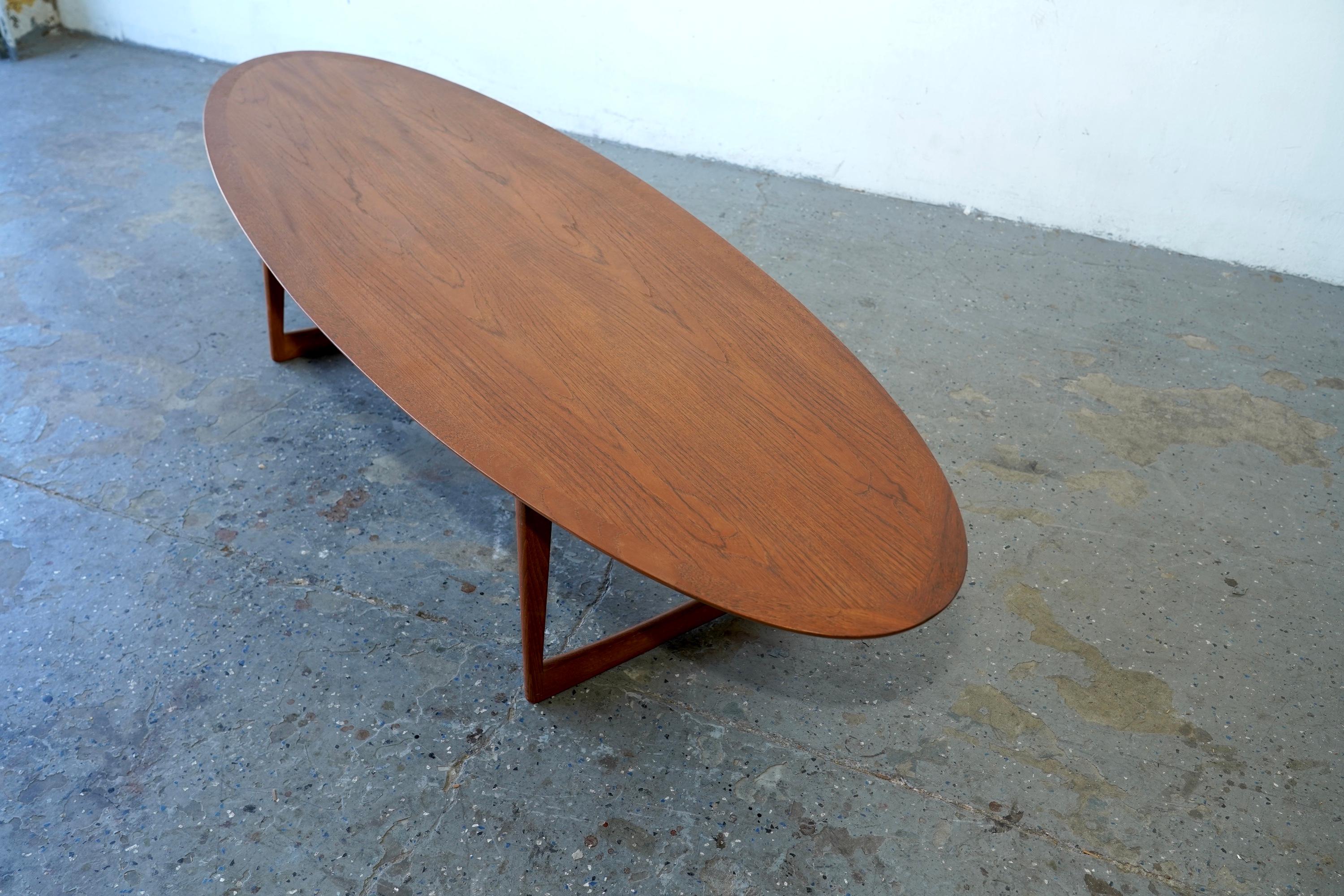 Mid-Century Danish Modern Moreddi Walnut Surfboard Coffee Table For Sale 3