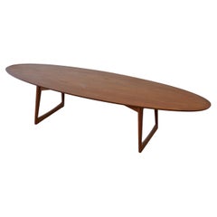 Mid-Century Danish Modern Moreddi Surfboard Couchtisch aus Nussbaum