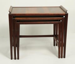 Tables gigognes modernes danoises du milieu du siècle