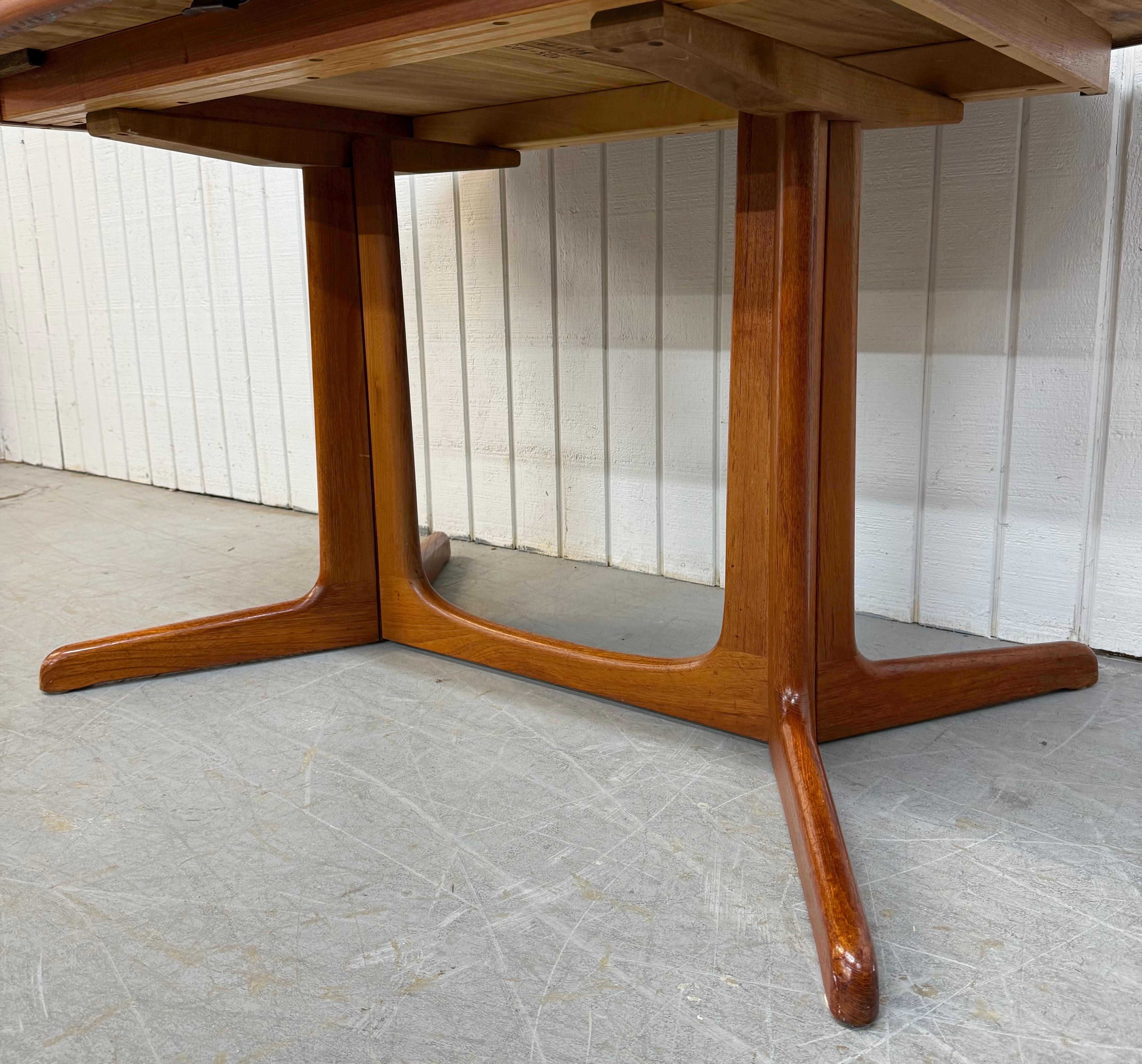 Mesa de comedor de teca moderna danesa de mediados de siglo Niels Møller para Gudme Møbelfabrik en venta 3