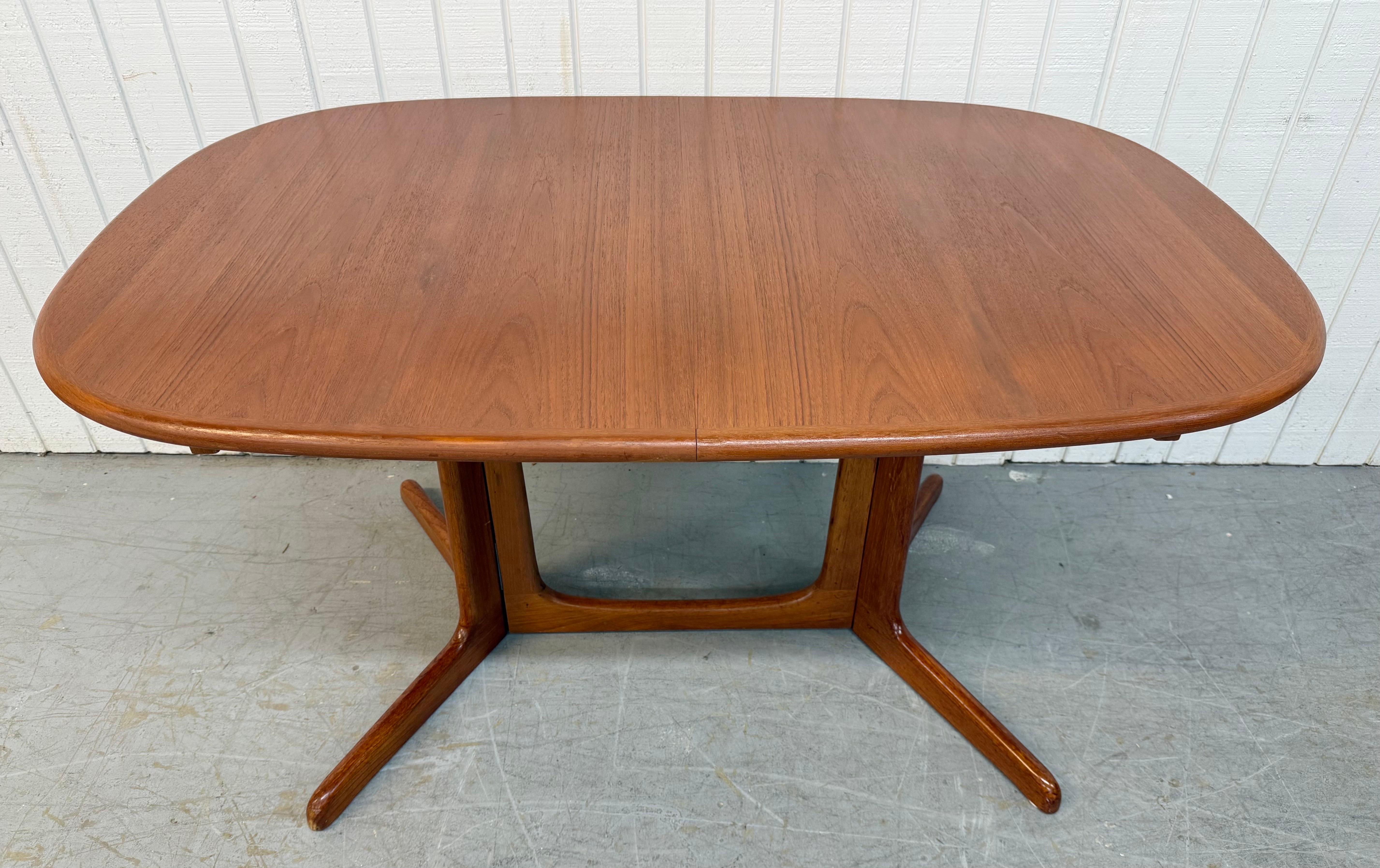 Mesa de comedor de teca moderna danesa de mediados de siglo Niels Møller para Gudme Møbelfabrik en Bueno estado para la venta en Clarksboro, NJ