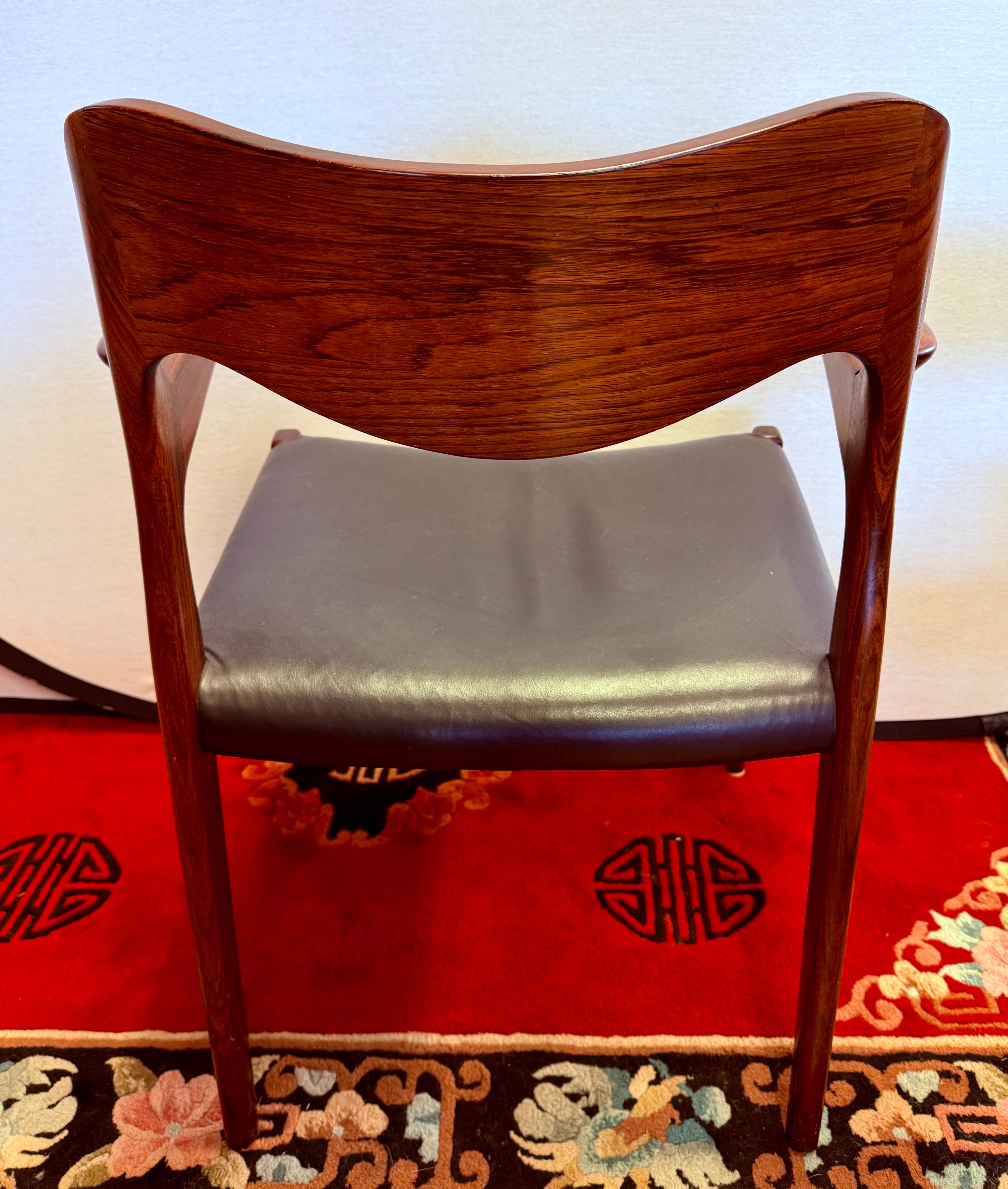 Mid Century Danish Modern Niels Moller Rosewood Dining Room Set Table & 6 Chairs In Good Condition In West Hartford, CT