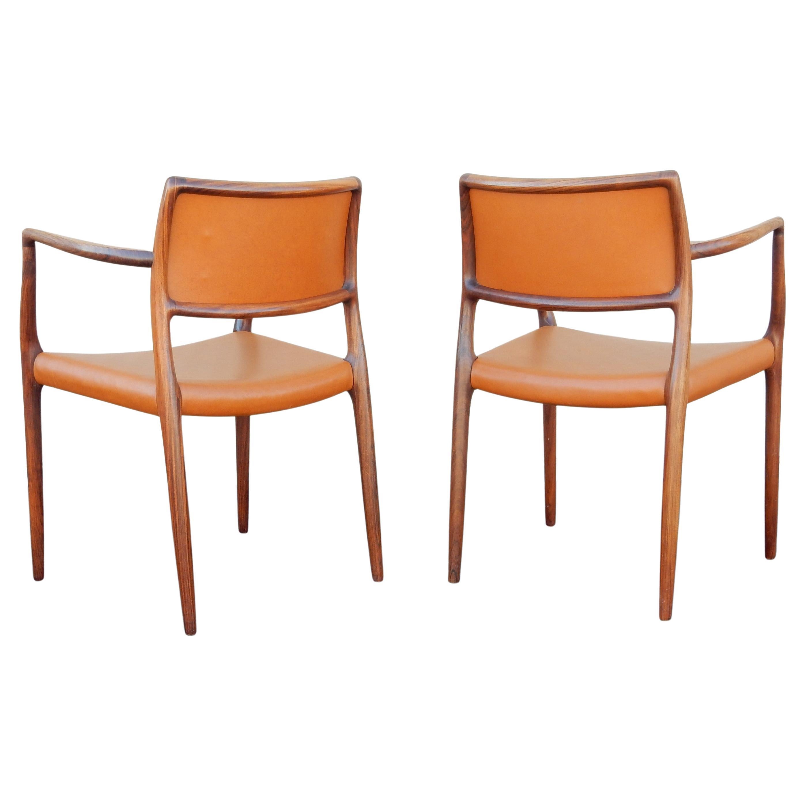 Mitte des Jahrhunderts Dänisch Modern Niels Otto Møller Mod. 65 Geformter Sessel, Paar im Zustand „Gut“ im Angebot in Las Vegas, NV